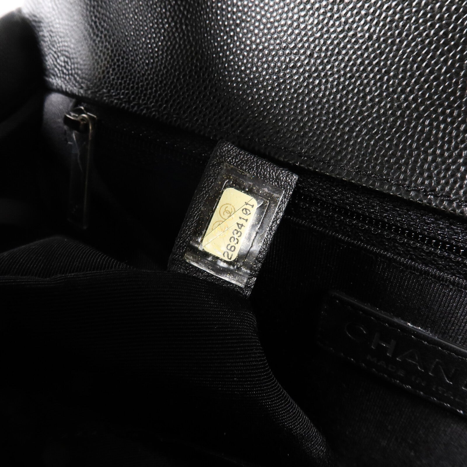 CHANEL 牛皮皮革Boy 28鏈帶肩背袋