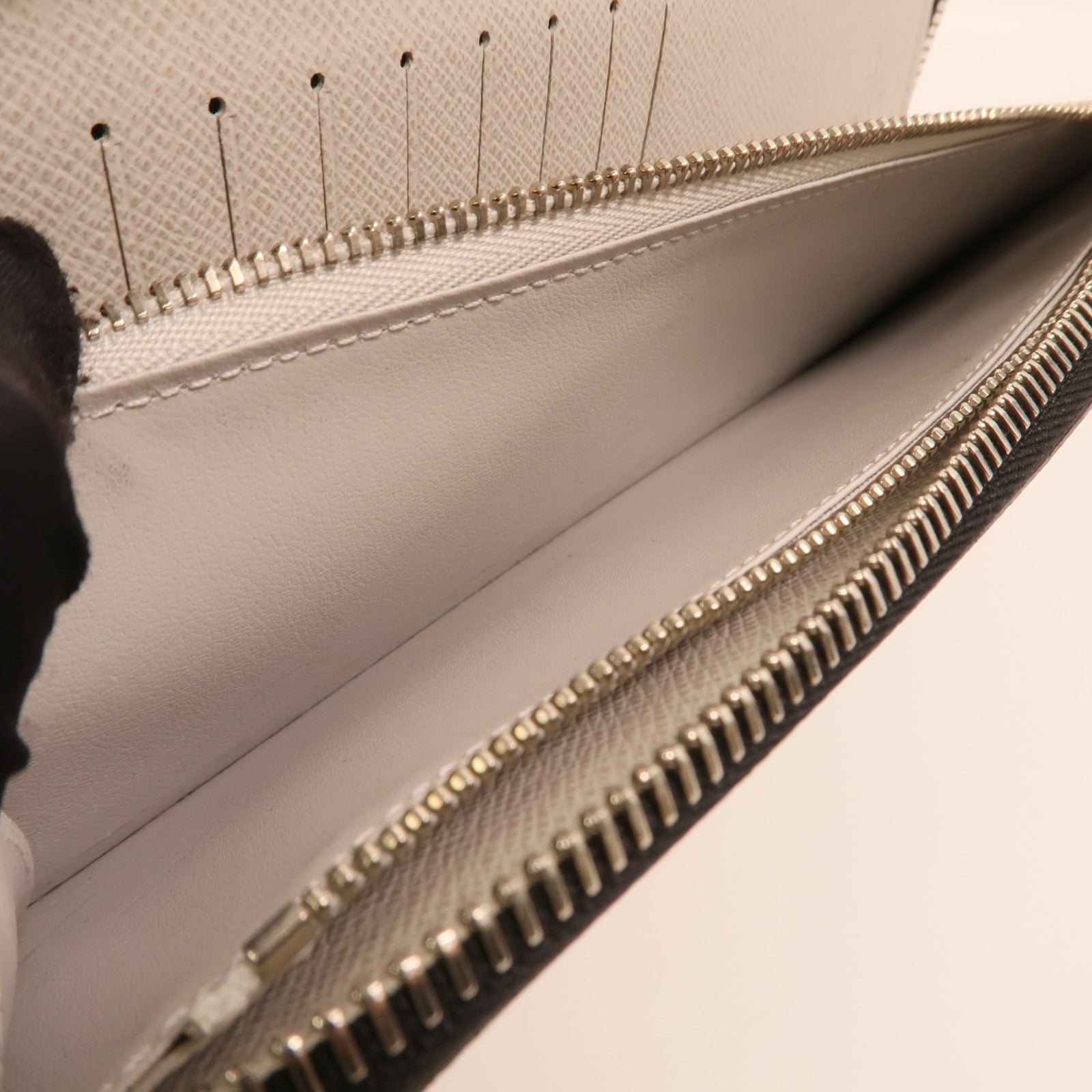 LOUIS VUITTON Taigarama Zippy Wallet銀扣長錢包