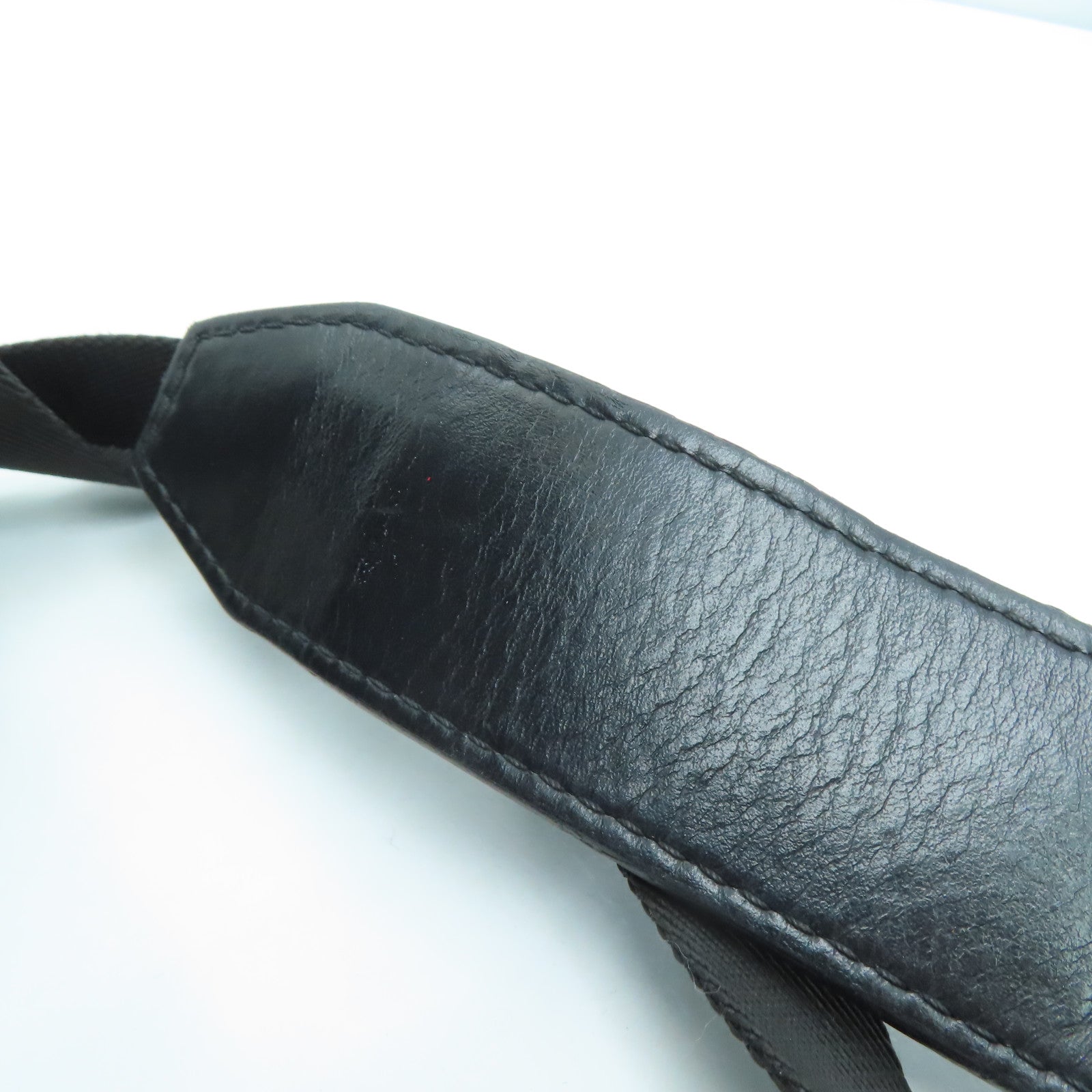 LOUIS VUITTON Damier Graphite Utility Messenger Bag肩背袋黑色