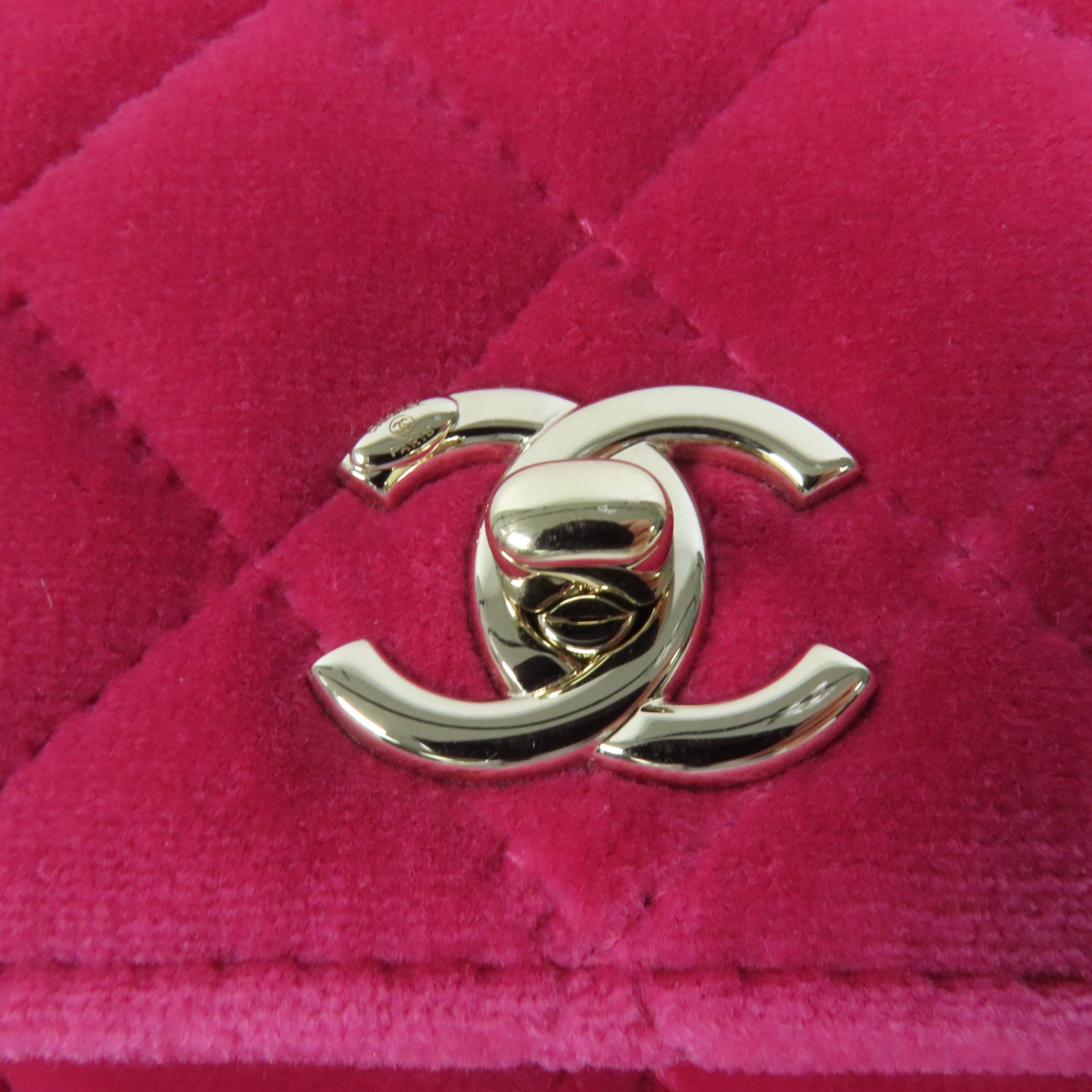 CHANEL 天鵝絨WOC Wallet On Chain金扣鏈帶肩背袋
