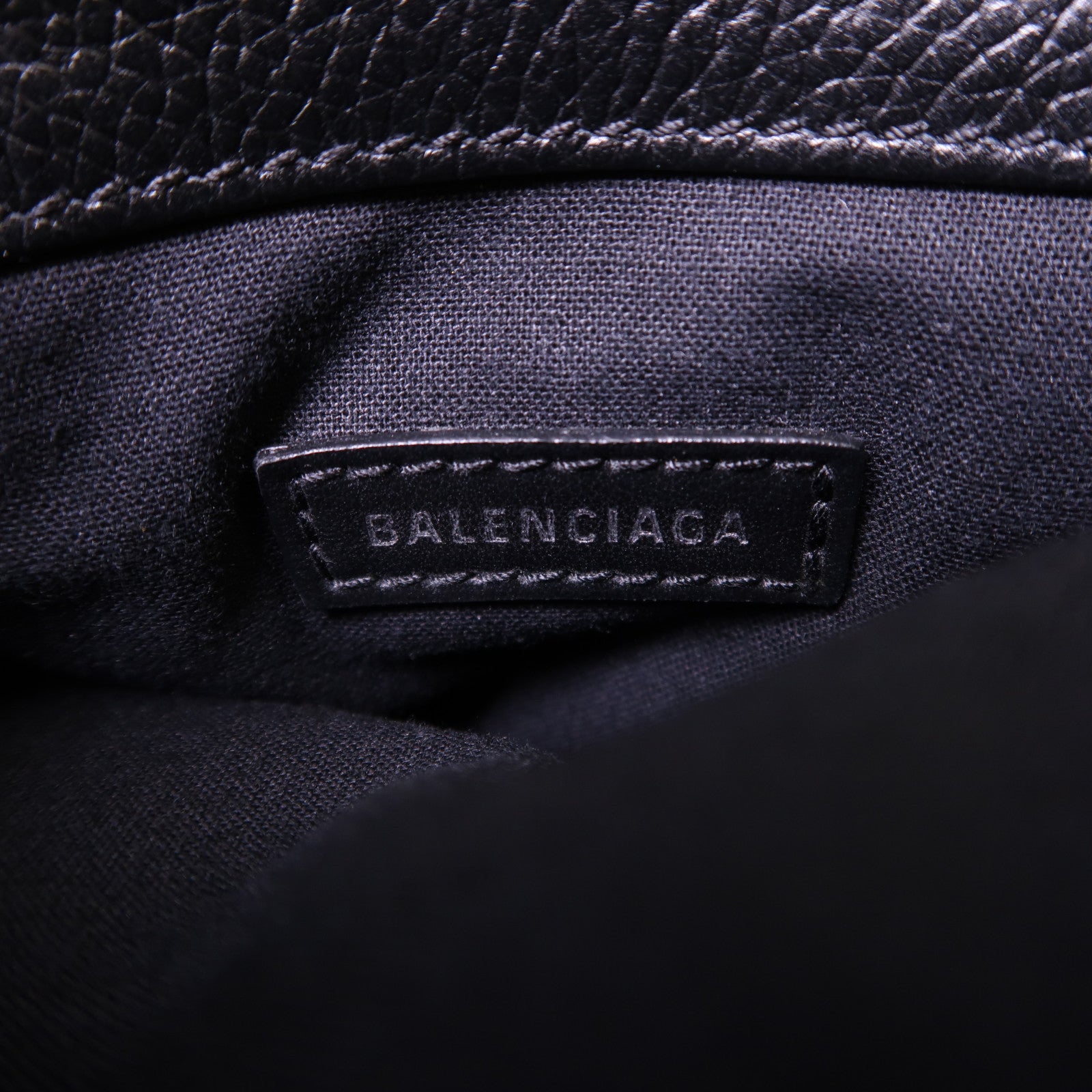 BALENCIAGA 牛皮皮革Explorer Pouch肩背袋