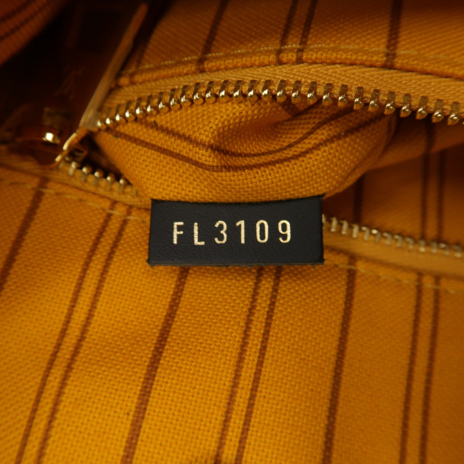 LOUIS VUITTON 【激減優惠】Monogram Jungle On The Go GM金扣手挽肩背兩用袋黑色/啡色