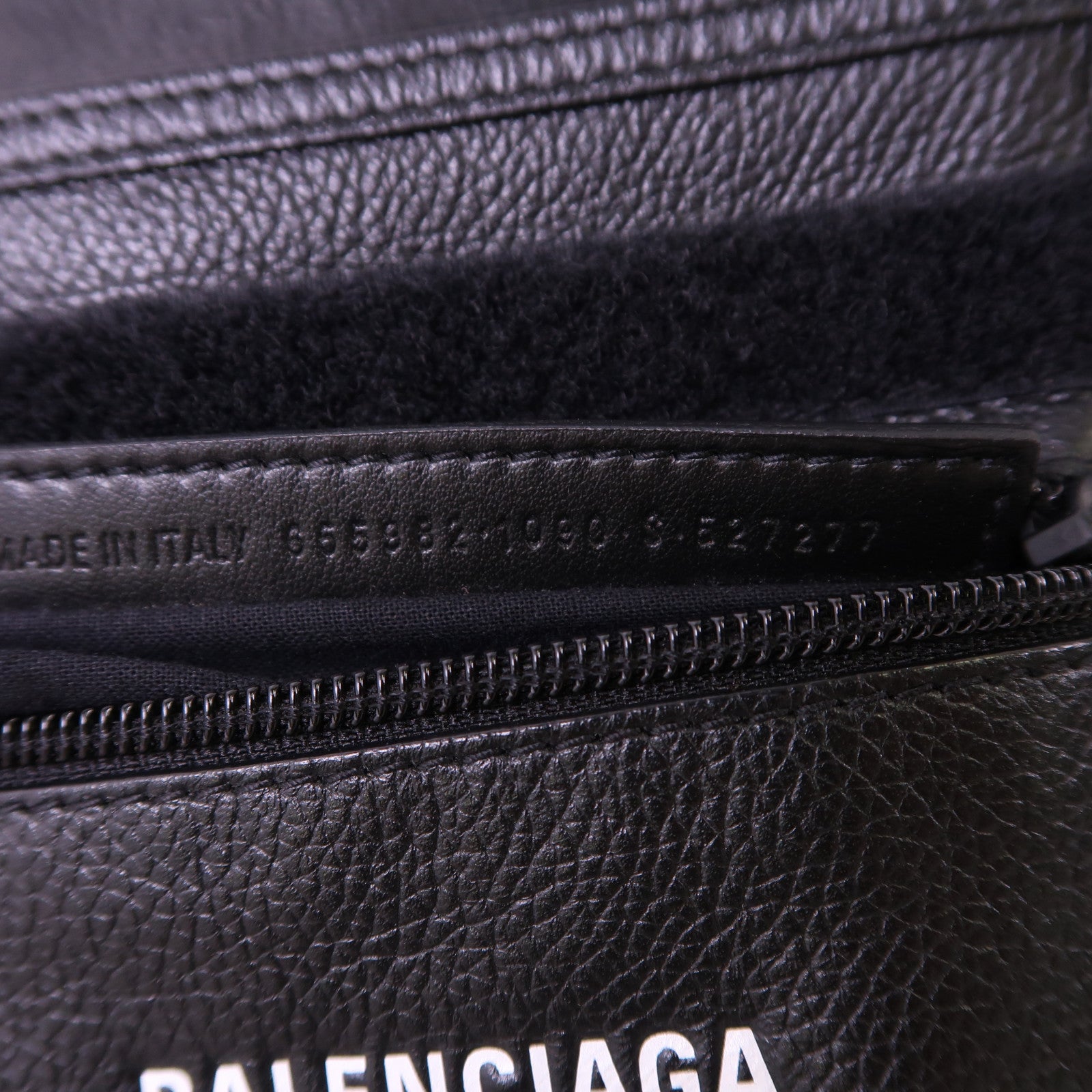BALENCIAGA 牛皮皮革Explorer Pouch肩背袋