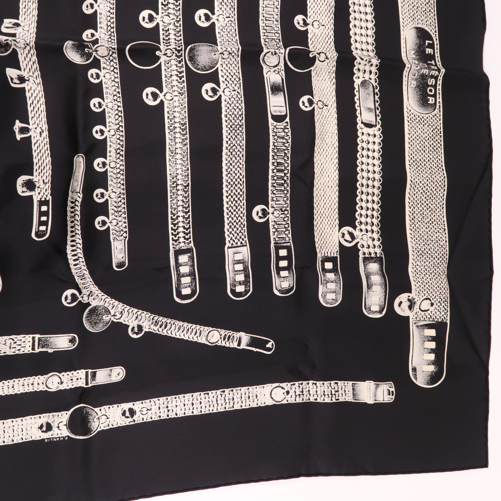 HERMES Scarf 90X90 Silk Black White