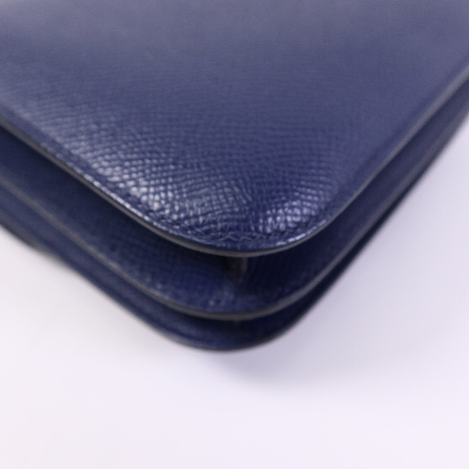 HERMES Epsom皮革Constance Mini銀扣肩背袋Bleu Saphir