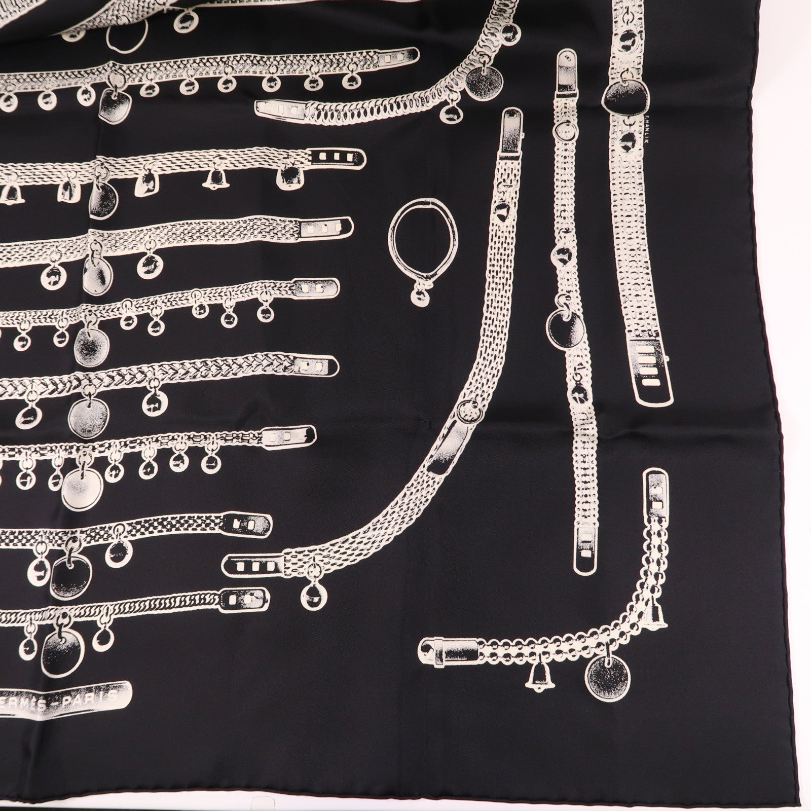 HERMES Scarf 90X90 Silk Black White
