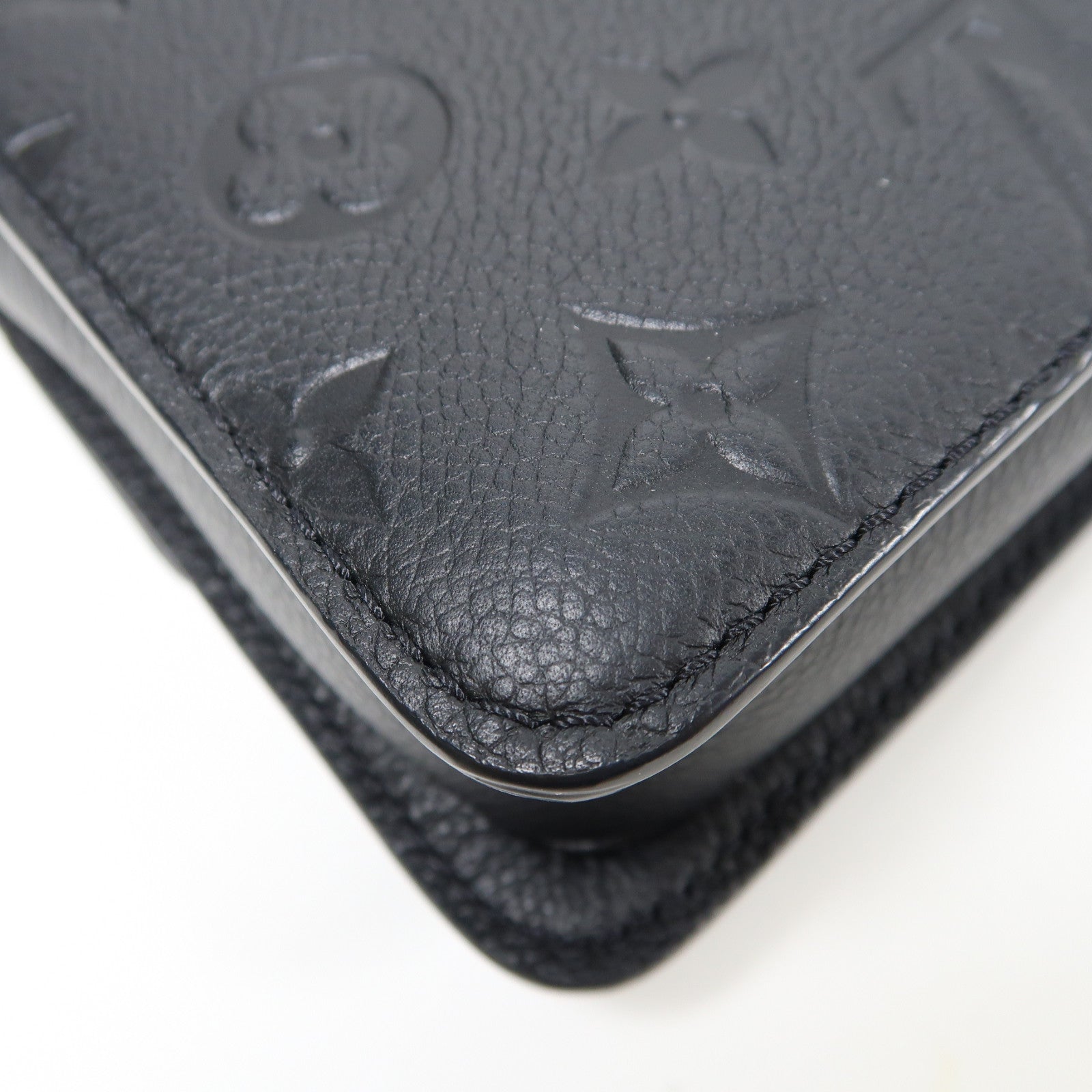 LOUIS VUITTON Monogram Empreinte Wallet On Chain Metis金扣鏈帶肩背袋黑色