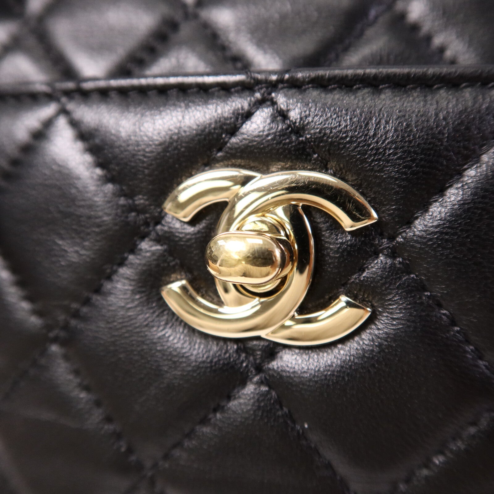 CHANEL 羊皮皮革Chain Shoulder Bag金扣鏈帶肩背袋