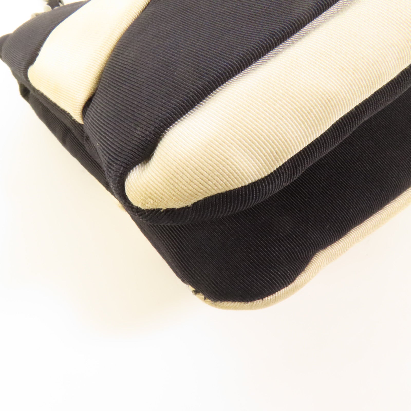 CHANEL 帆布Chain Shoulder銀扣鏈帶肩背袋