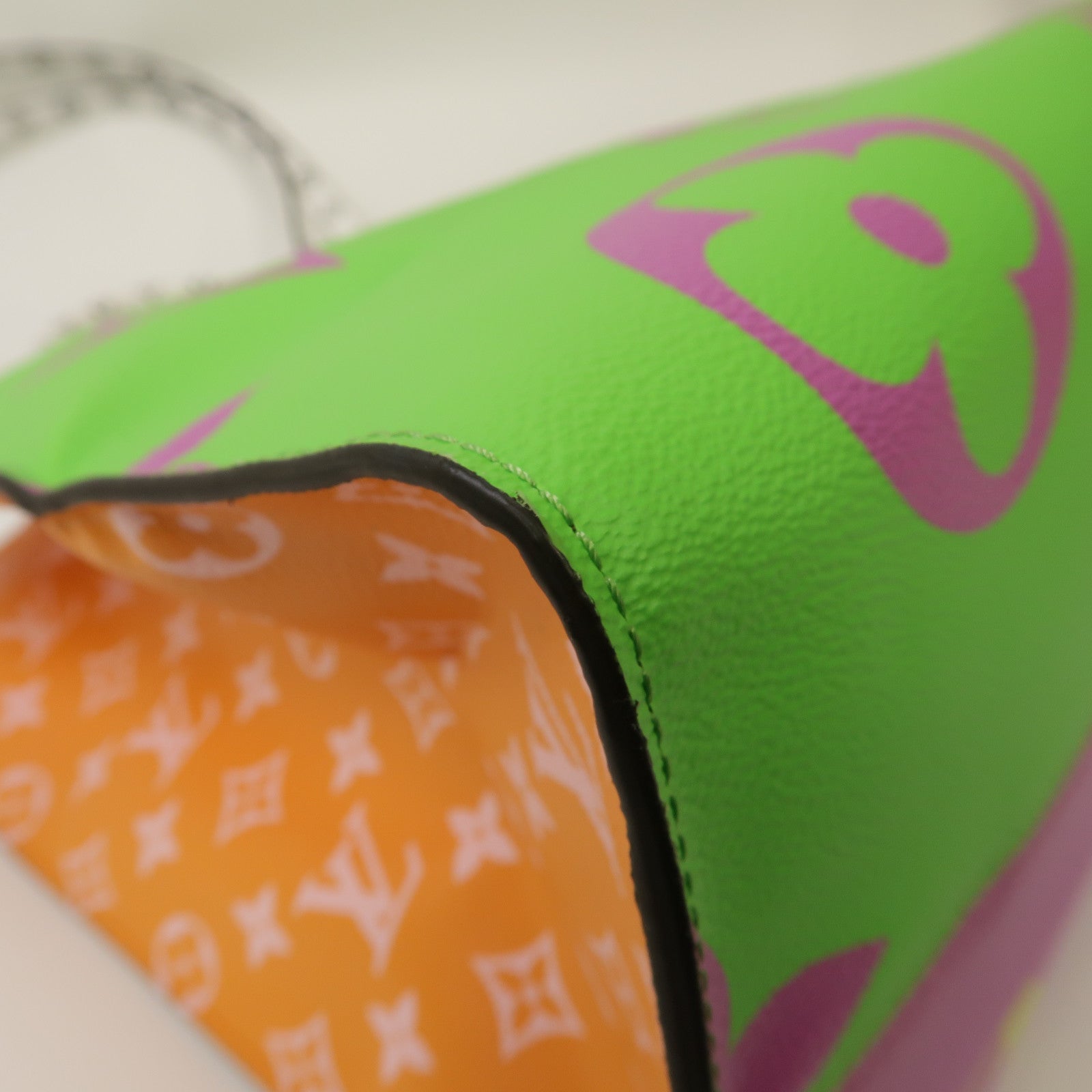LOUIS VUITTON Monogram Giant On The Go GM金扣手挽肩背兩用袋彩色