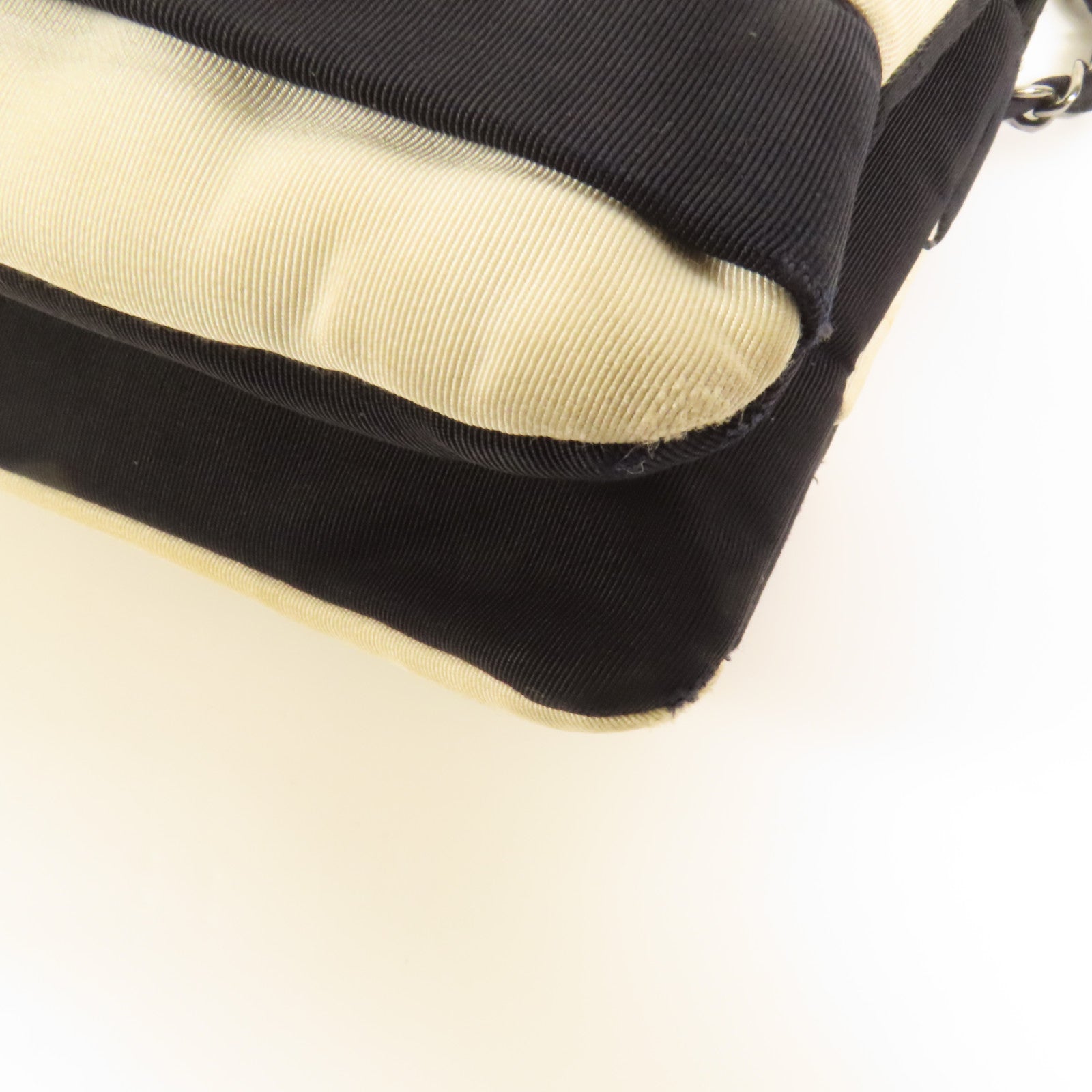 CHANEL 帆布Chain Shoulder銀扣鏈帶肩背袋