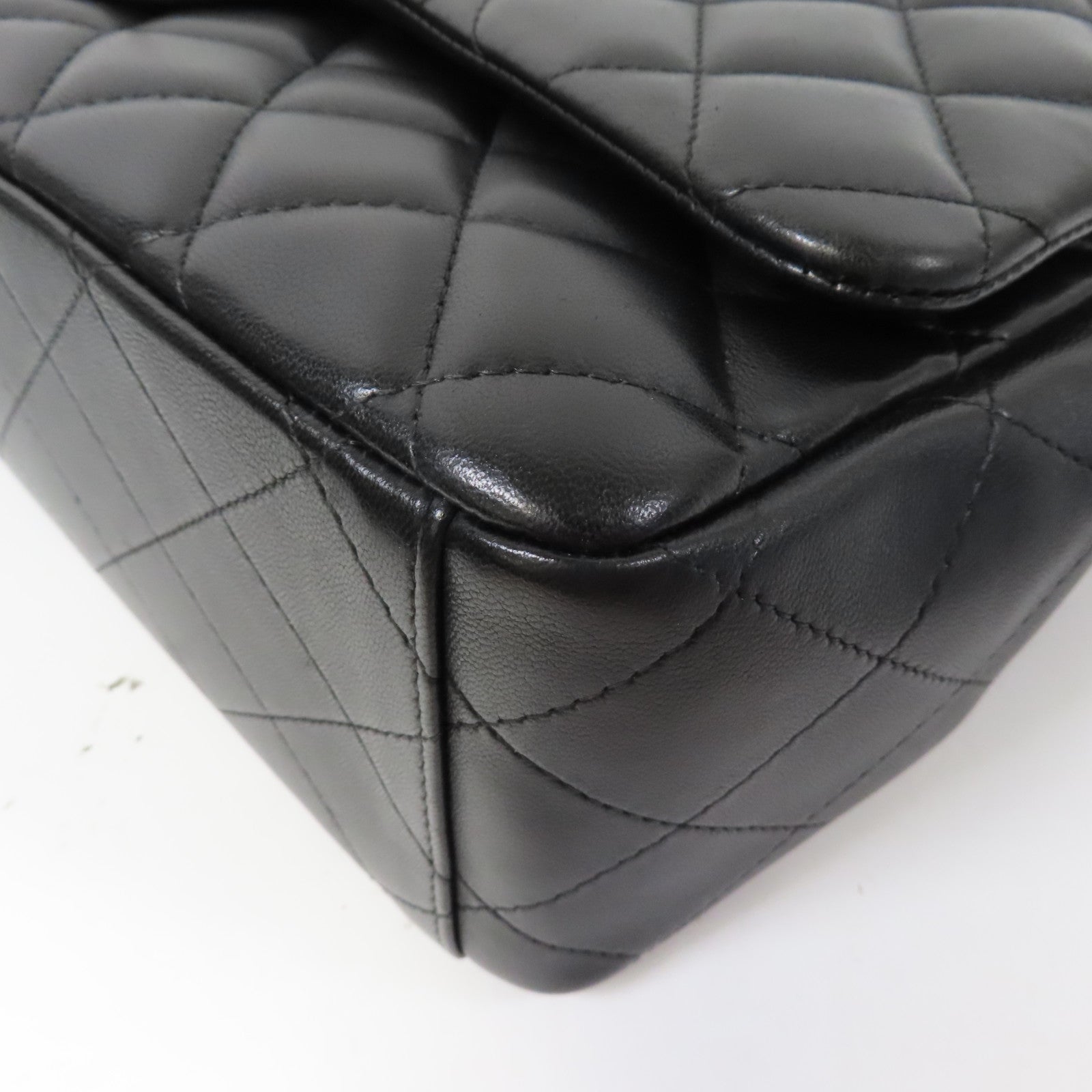 CHANEL 菱格羊皮皮革Maxi Classic Handbag銀扣鏈帶肩背袋黑色