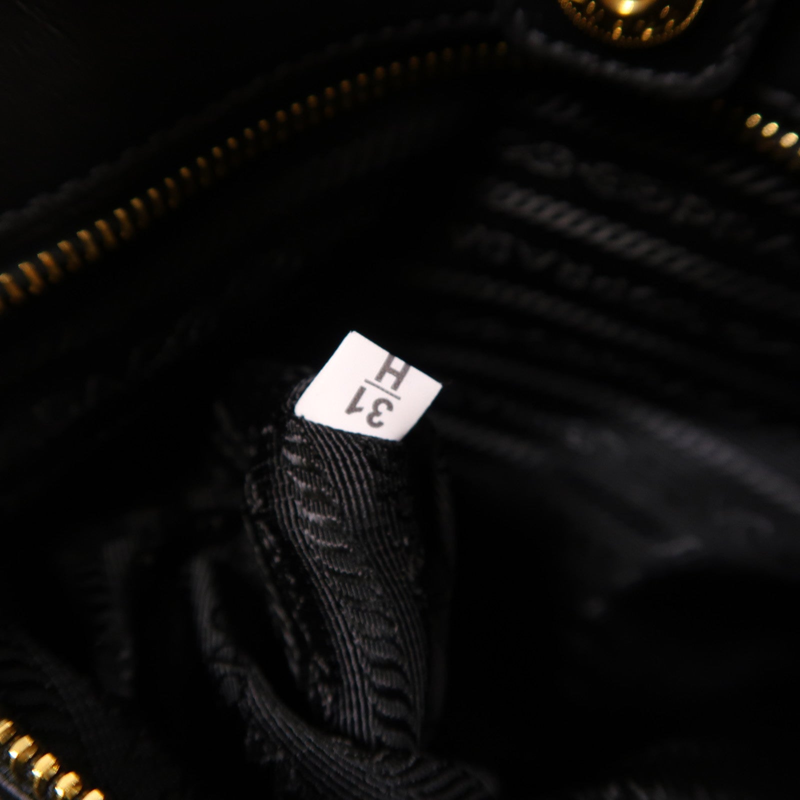 PRADA 牛皮皮革2 Way Shoulder金扣手挽肩背兩用袋
