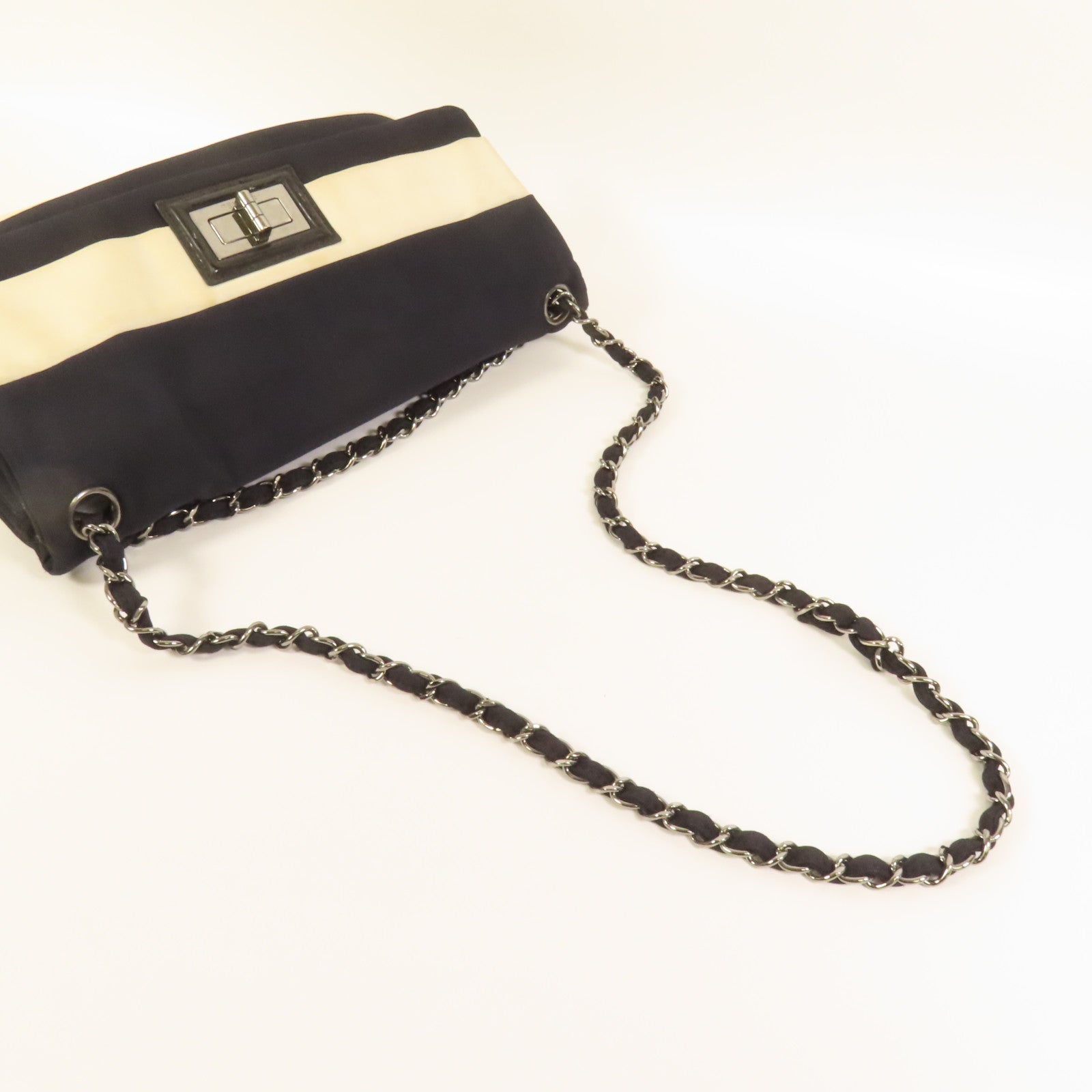 CHANEL 帆布Chain Shoulder銀扣鏈帶肩背袋
