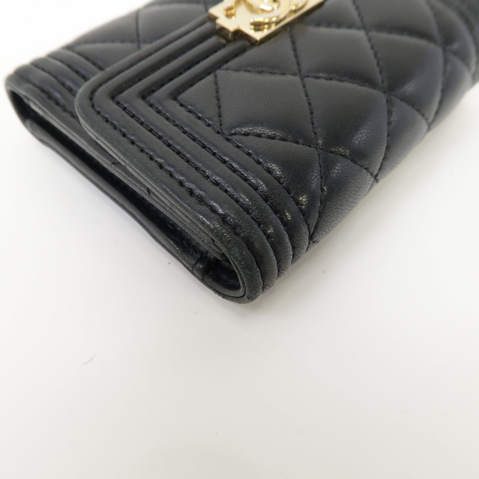 CHANEL 【激減優惠】菱格羊皮皮革Boy Wallet金扣錢包黑色