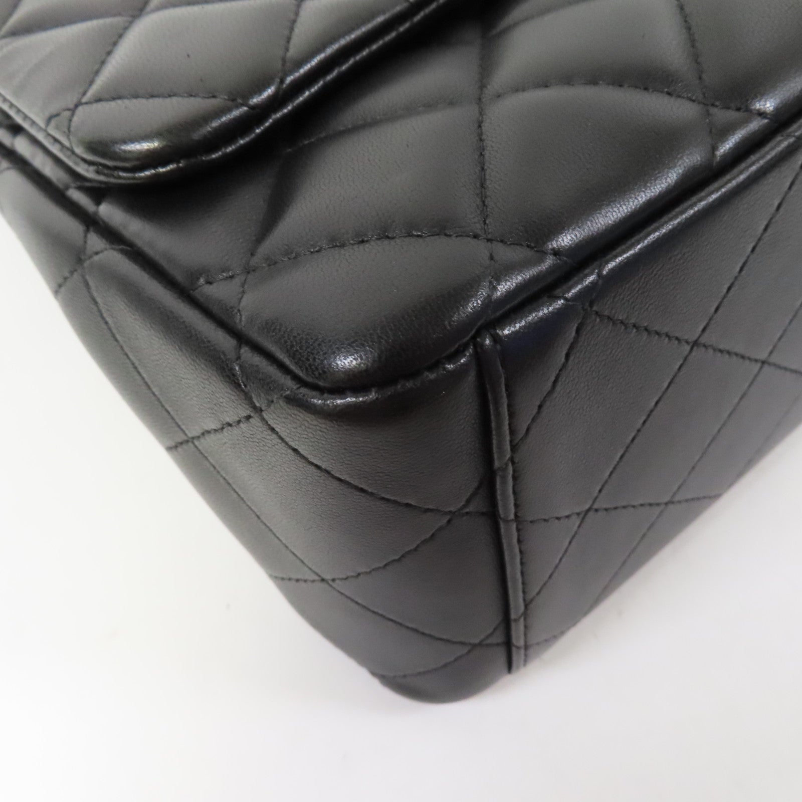 CHANEL 菱格羊皮皮革Maxi Classic Handbag銀扣鏈帶肩背袋黑色