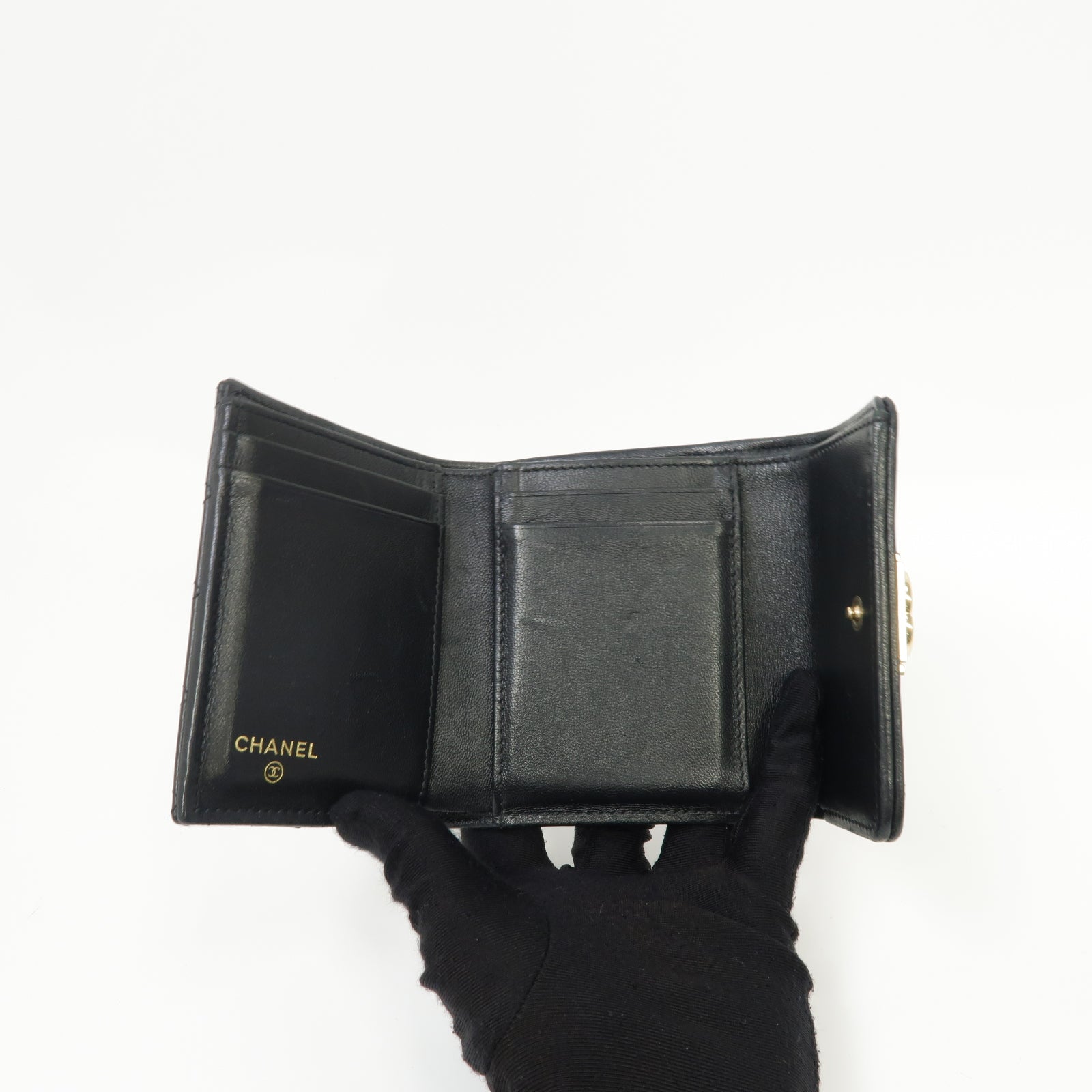 CHANEL 【激減優惠】菱格羊皮皮革Boy Wallet金扣錢包黑色