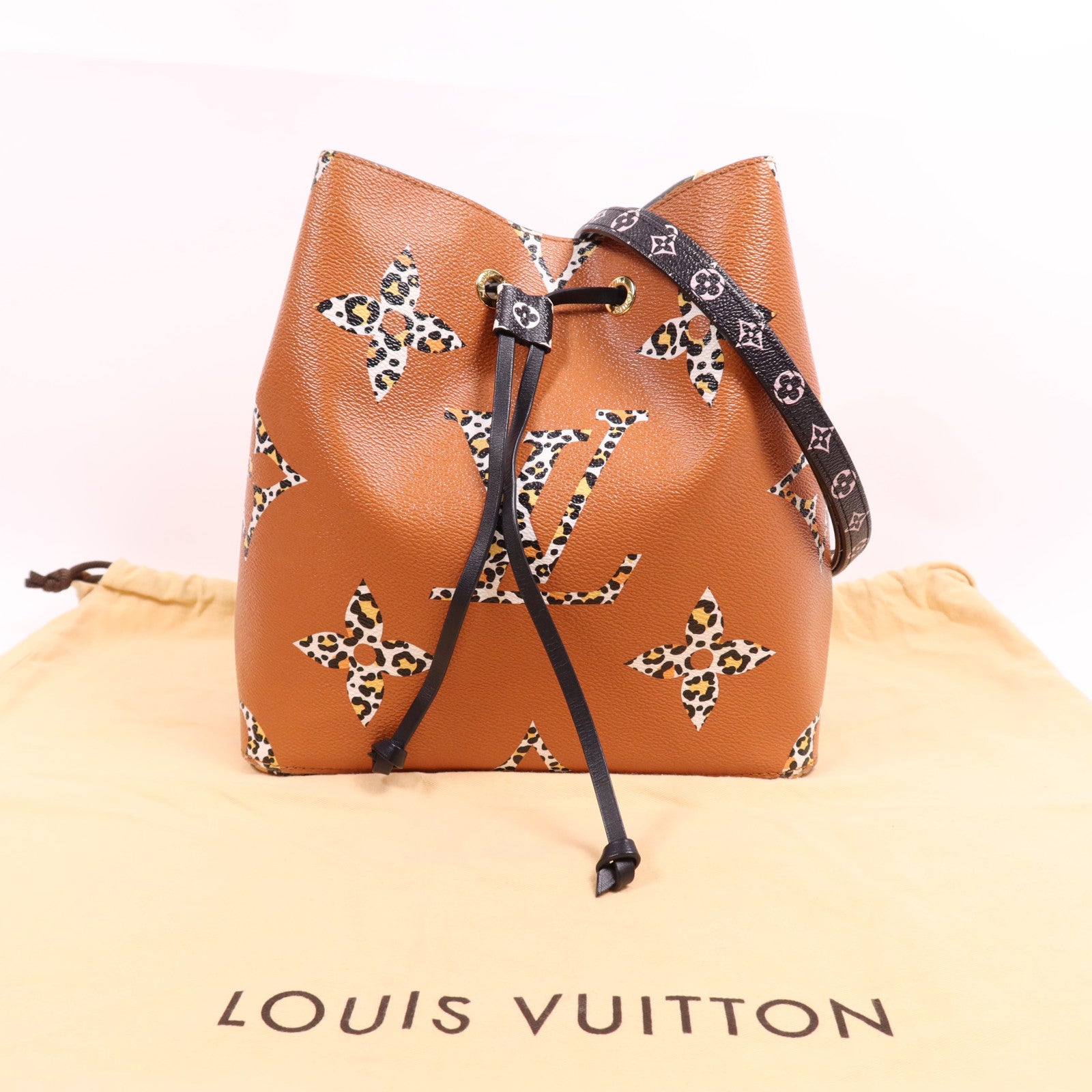 LOUIS VUITTON Monogram Jungle NéoNoé MM金扣肩背袋