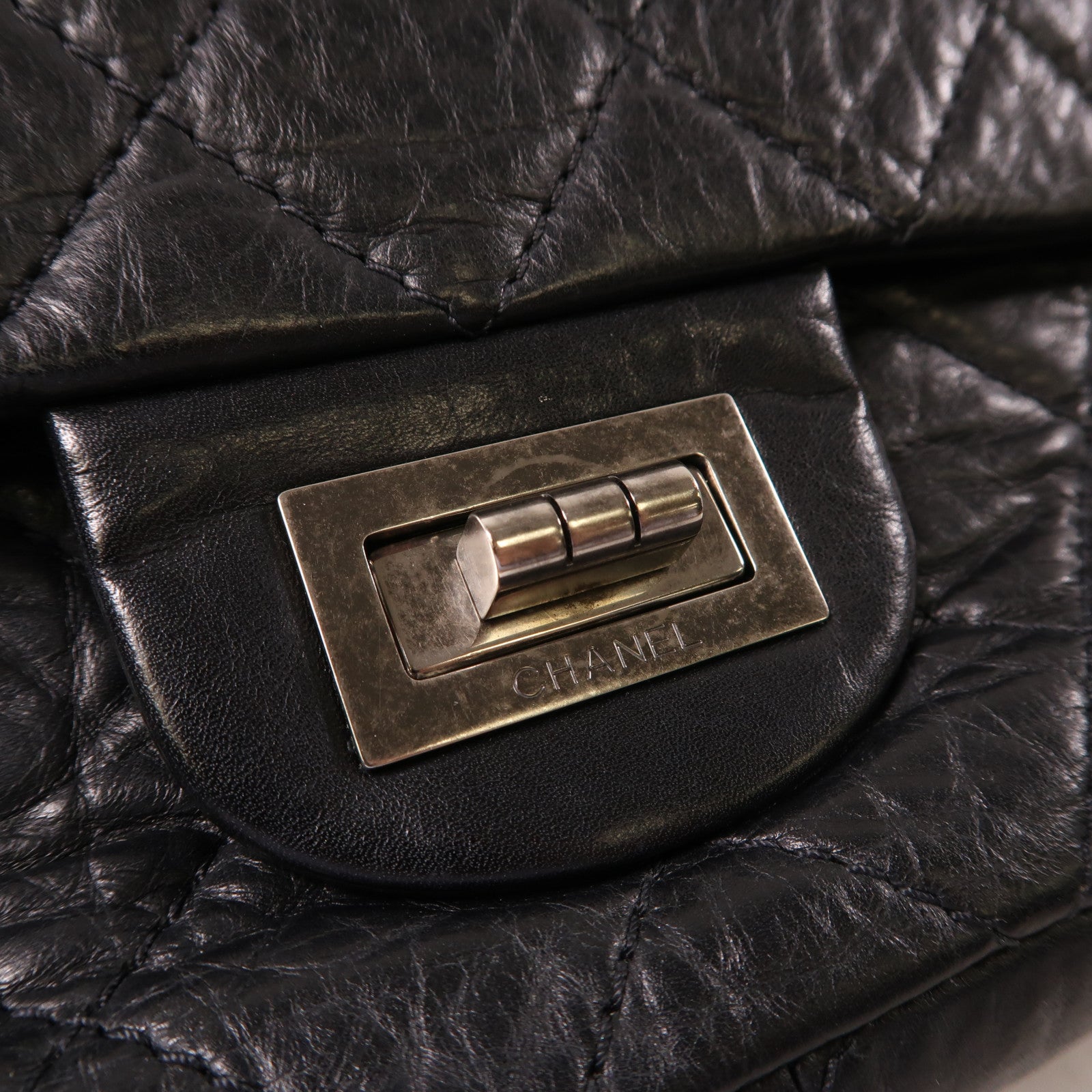 CHANEL 皮革Maxi Classic銀扣鏈帶肩背袋金屬灰色