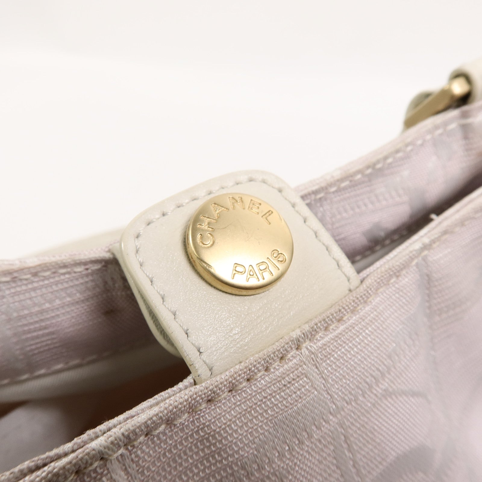 CHANEL 尼龍New Travel Line肩背袋