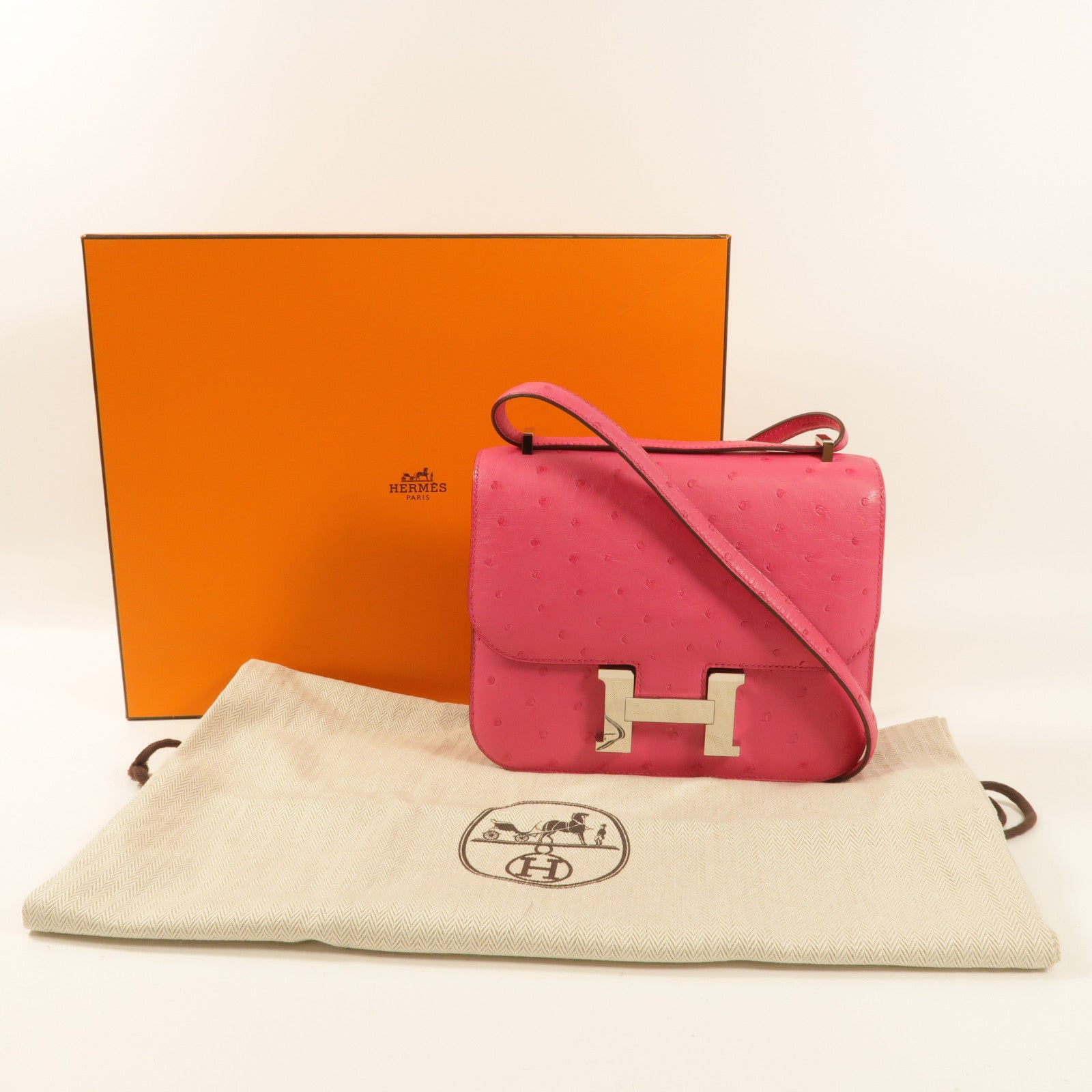 HERMES 鴕鳥皮革Constance Mini肩背袋Rose Tyrien
