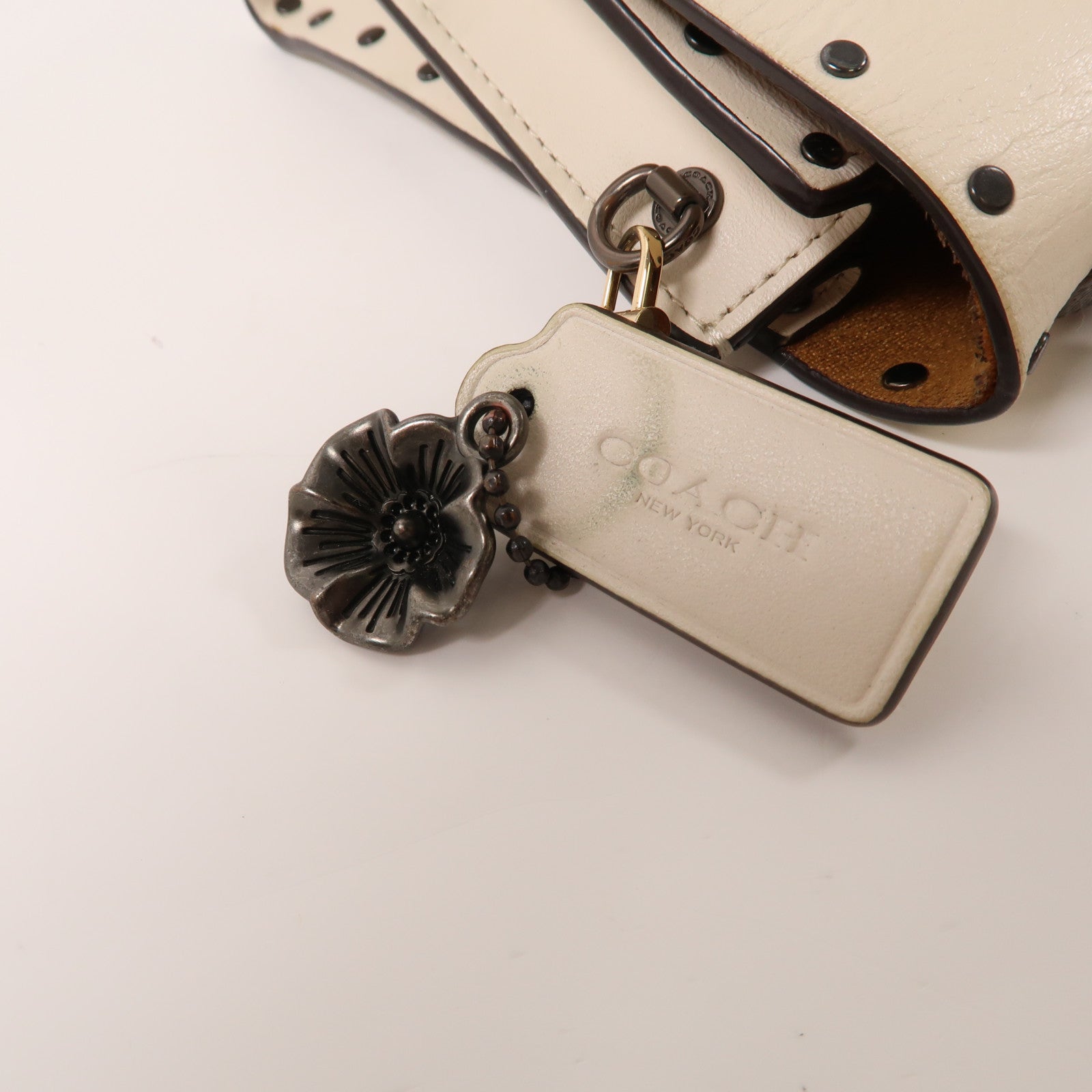 COACH 牛皮皮革Shoulder Bag肩背袋白色