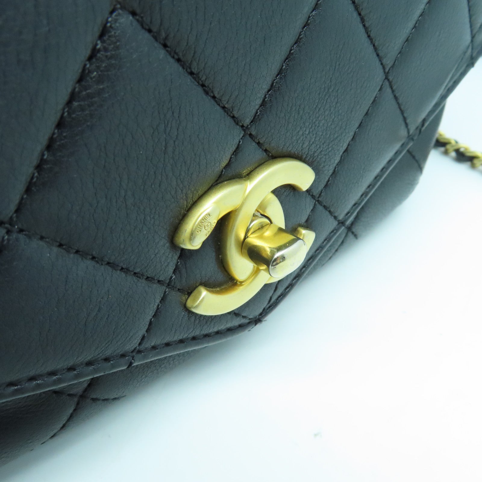 CHANEL rhombic cowhide leather Chain Shoulder Bag gold buckle chain shoulder bag black