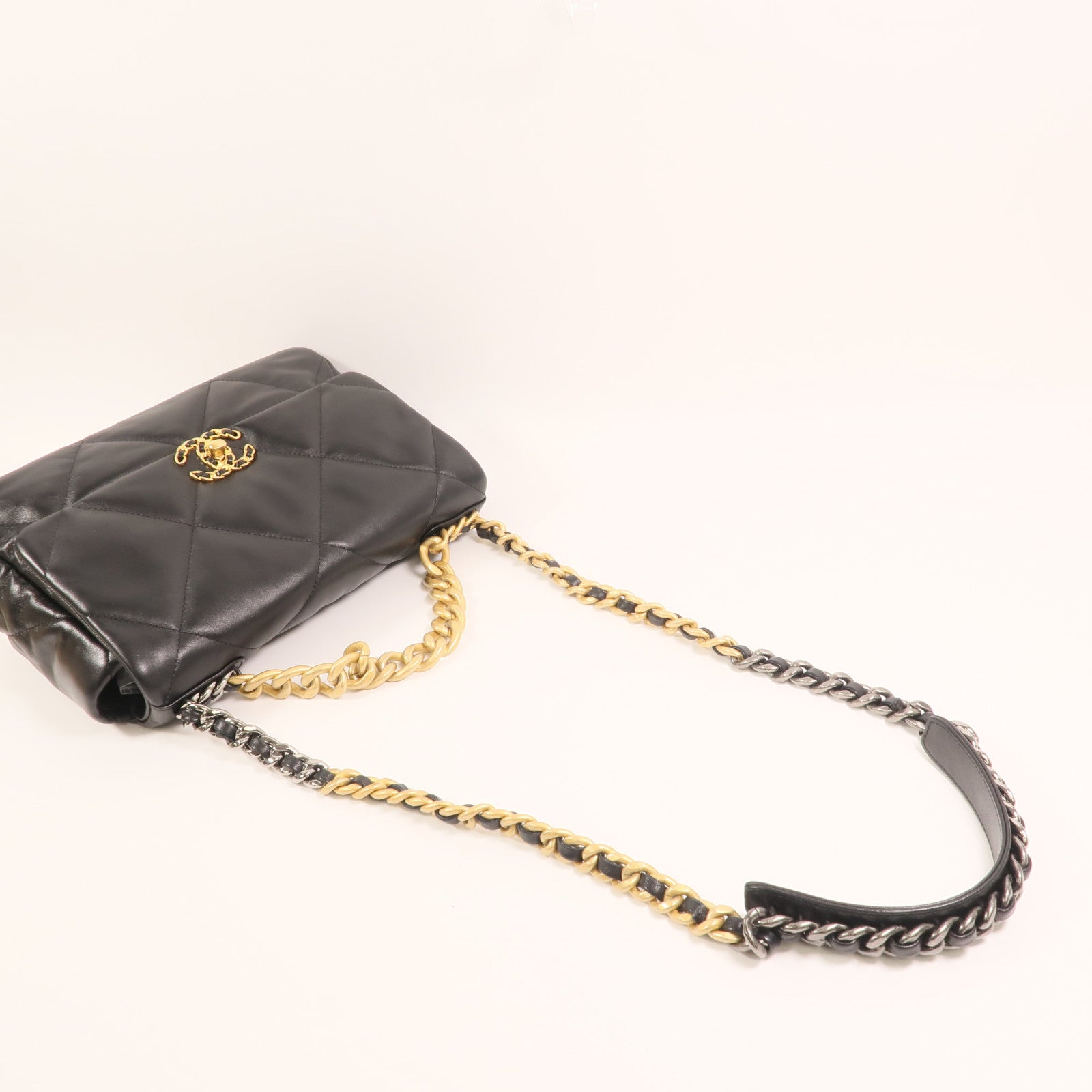 CHANEL 【激減優惠】羊皮皮革C19 Medium手挽肩背兩用袋