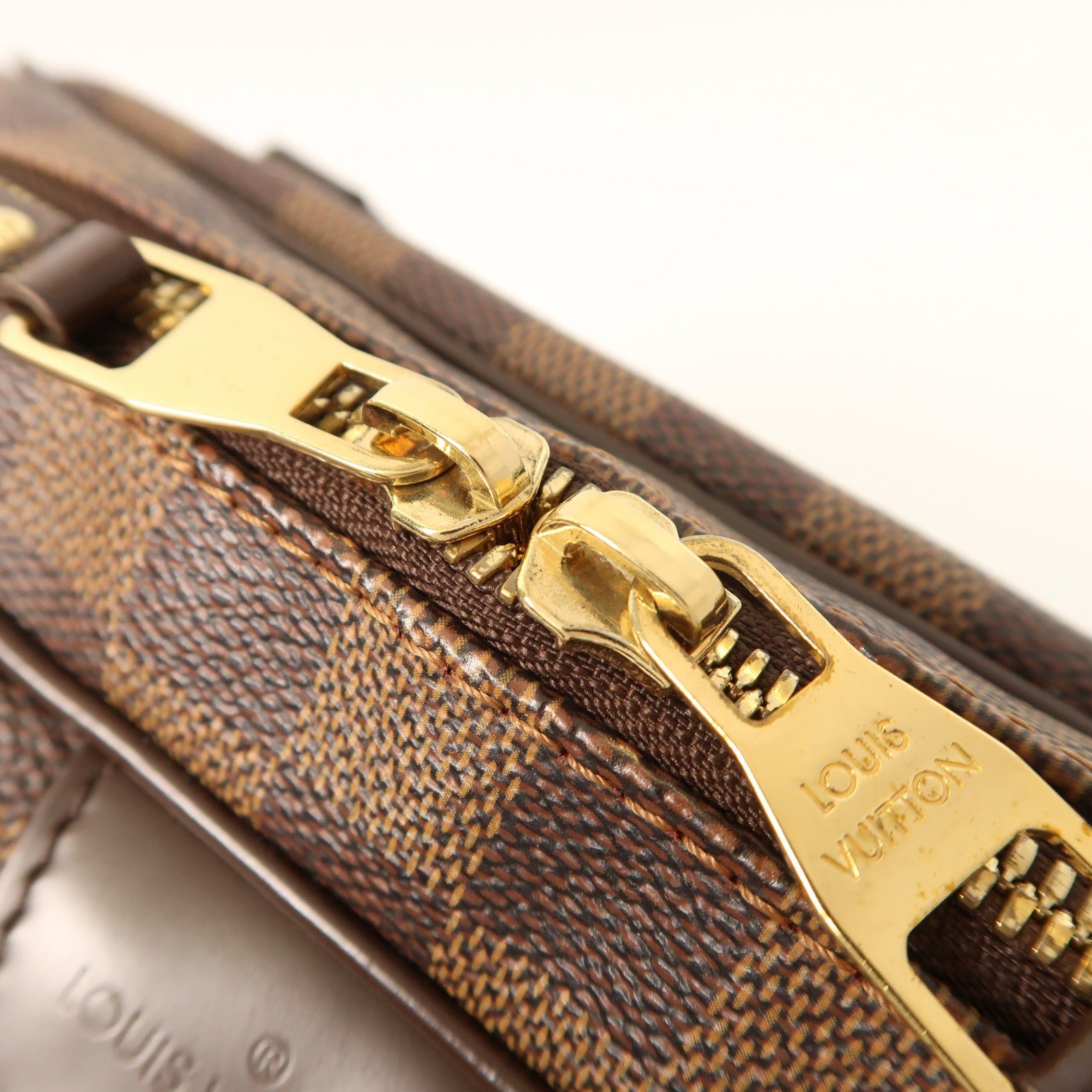 LOUIS VUITTON Damier Rivington PM金扣肩背袋