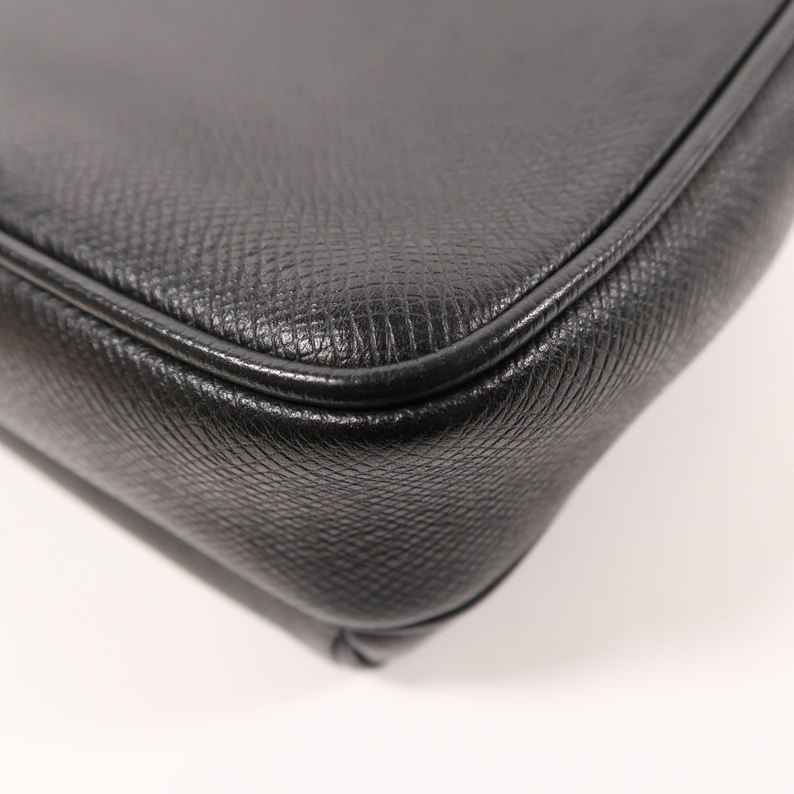 LOUIS VUITTON Taiga Messenger PM銀扣肩背袋