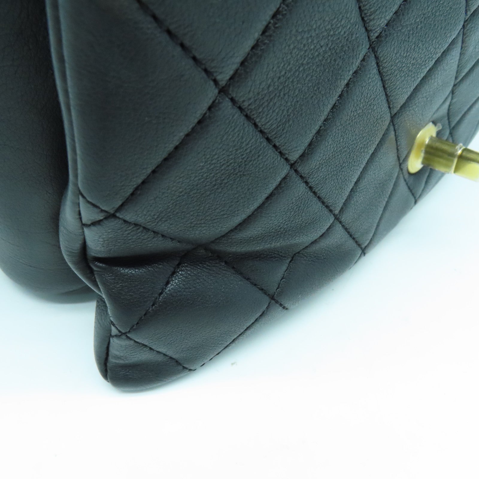 CHANEL rhombic cowhide leather Chain Shoulder Bag gold buckle chain shoulder bag black