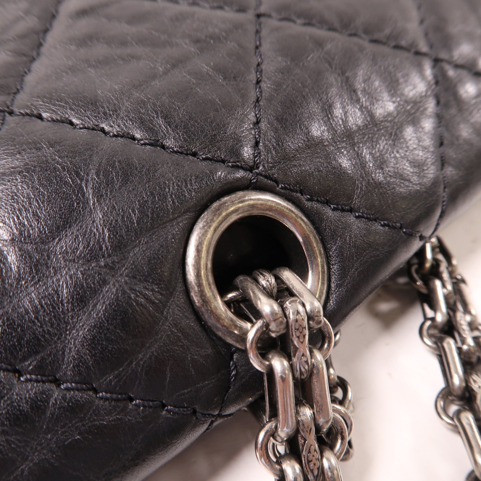 CHANEL 皮革Maxi Classic銀扣鏈帶肩背袋金屬灰色
