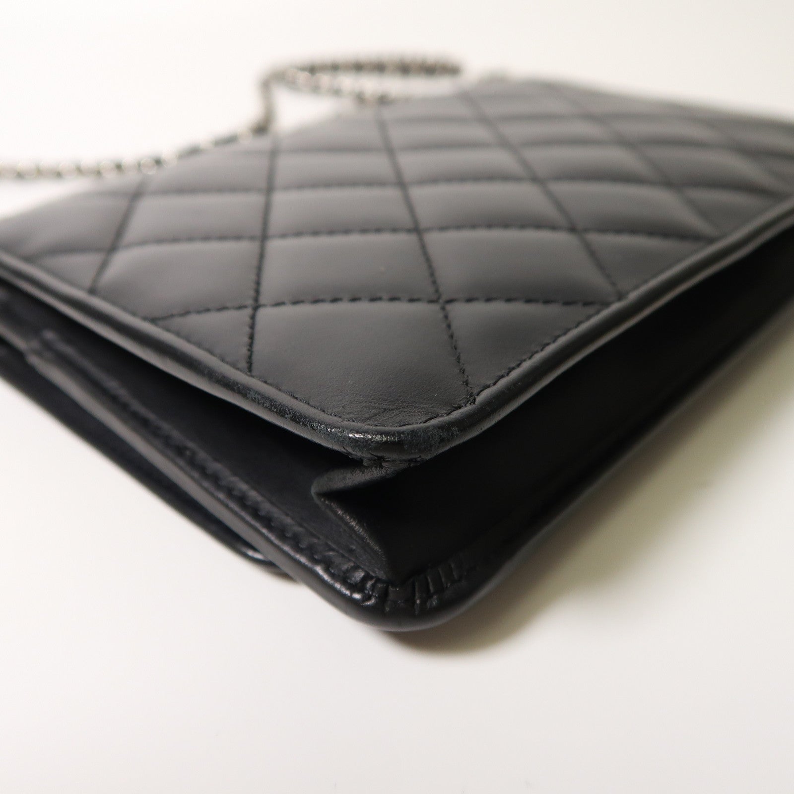 CHANEL 菱格牛皮皮革Cambon Wallet On Chain銀扣鏈帶肩背袋黑色