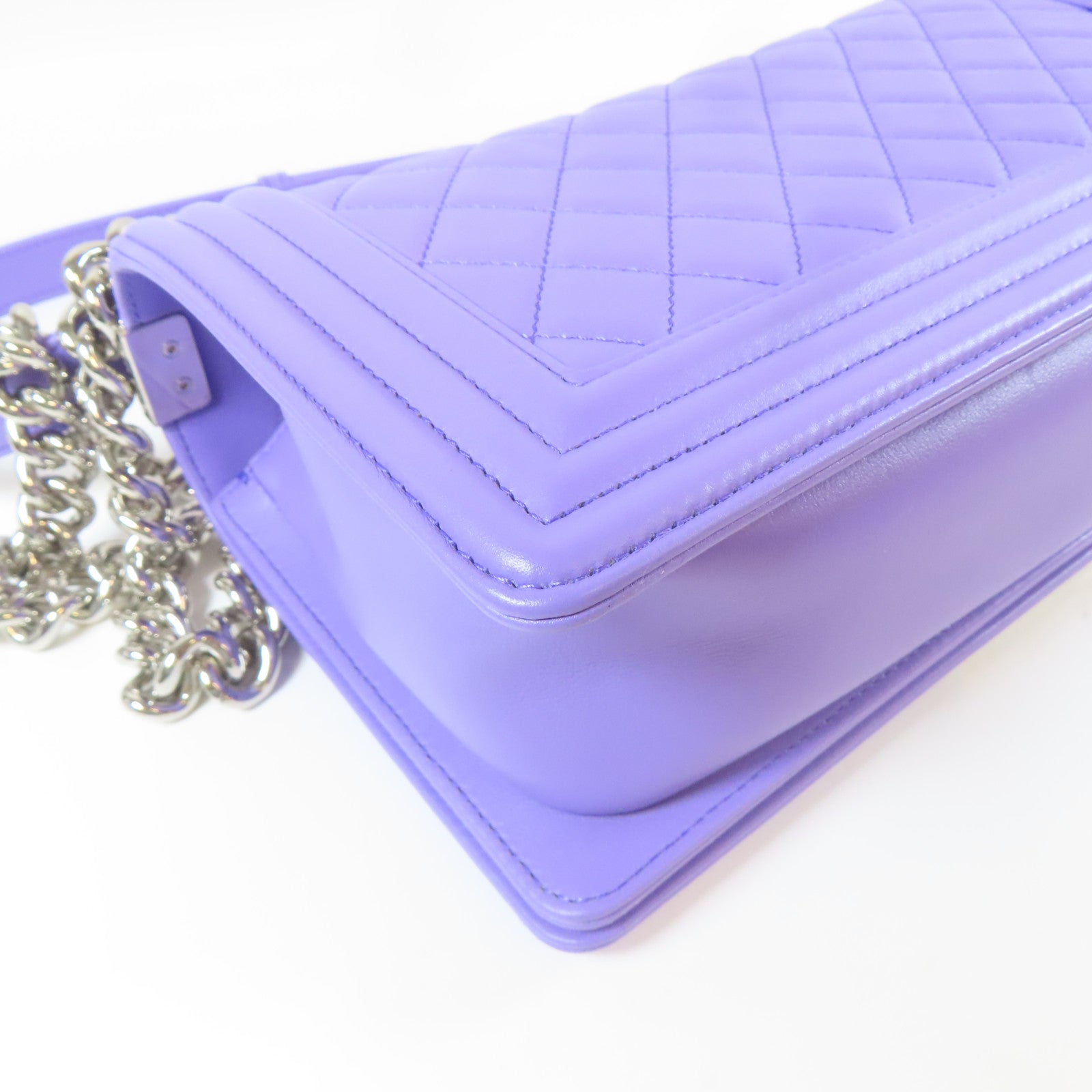 CHANEL 手袋　紫 名牌手袋2023｜6款薰衣草紫手袋推薦！Loewe、Chanel、Celine夢幻