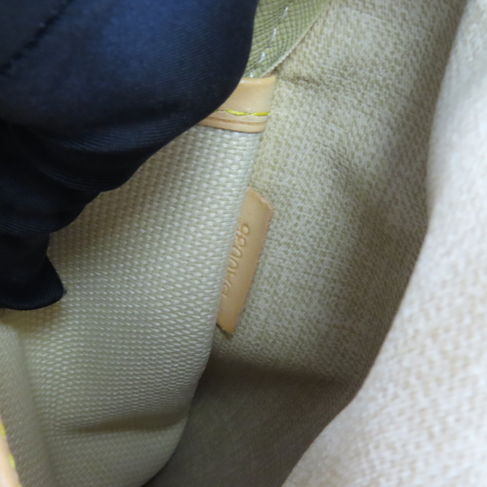 LOUIS VUITTON Monogram Trouville金扣手挽袋