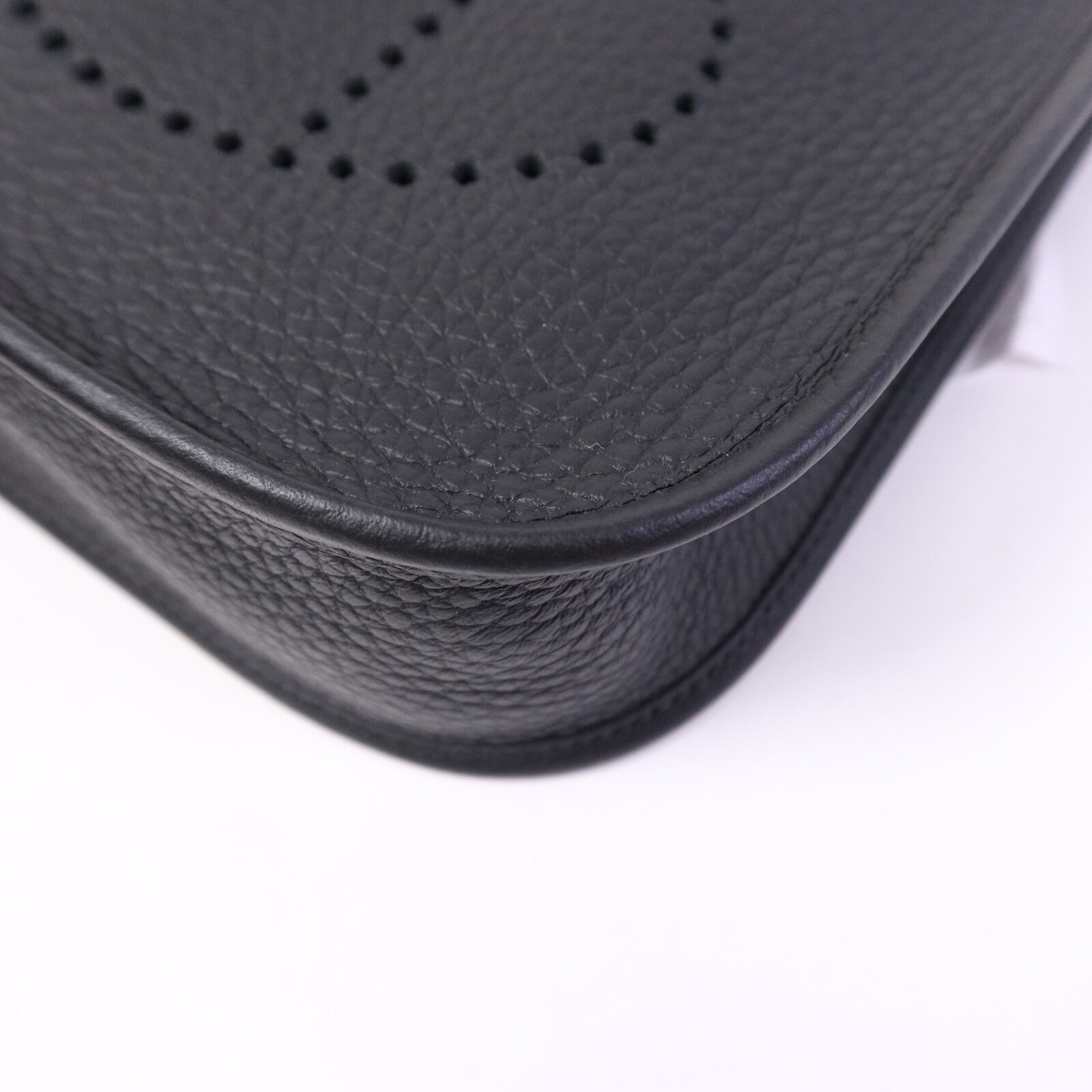 HERMES Clemence皮革Evelyne TPM金扣肩背袋Noir