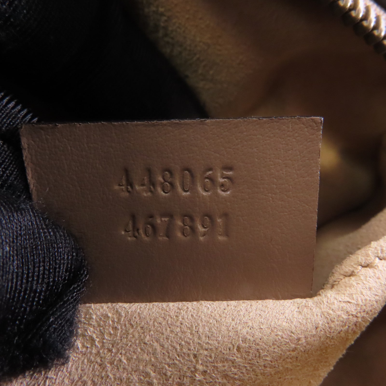 GUCCI 牛皮皮革GG Marmont金扣肩背袋杏色