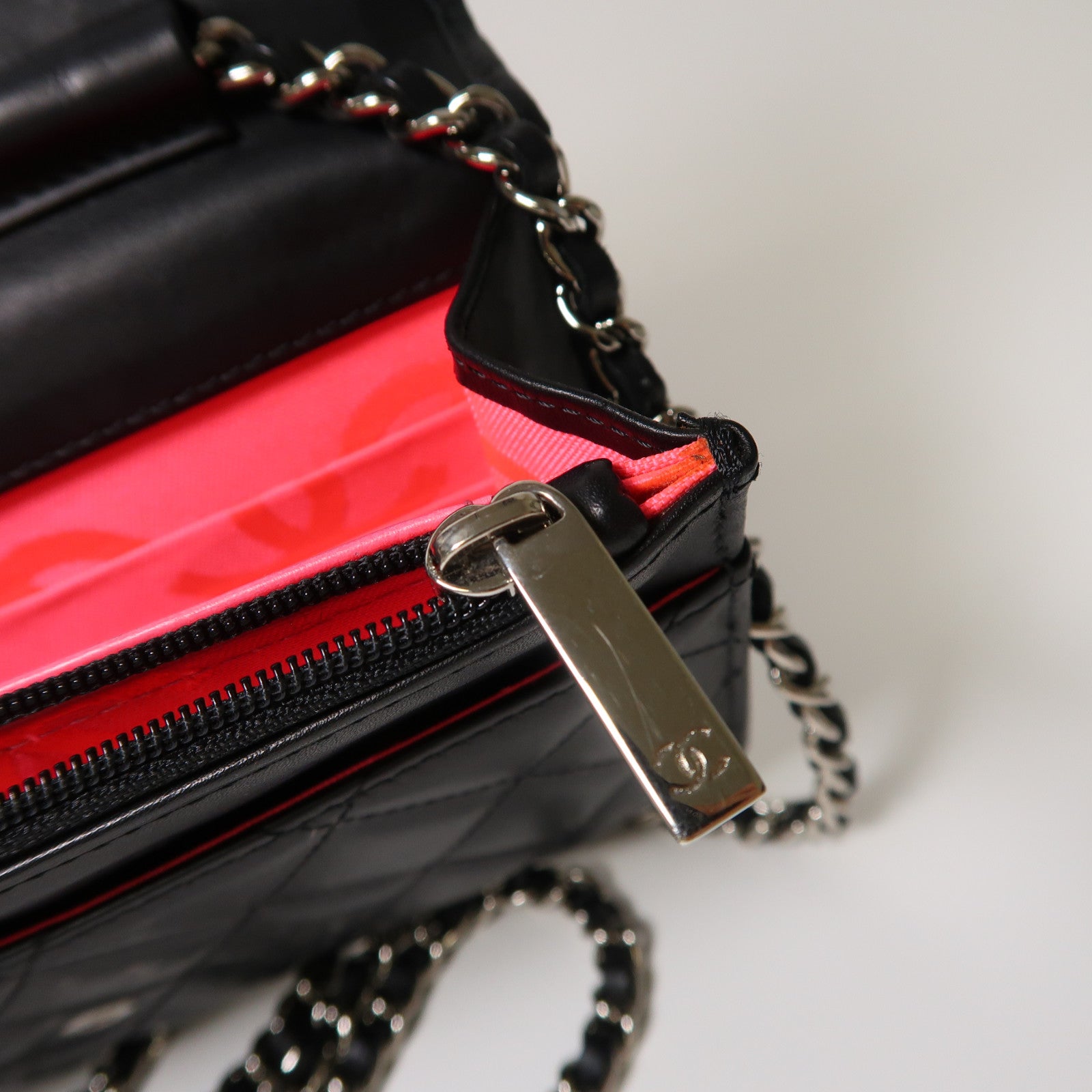 CHANEL 菱格牛皮皮革Cambon Wallet On Chain銀扣鏈帶肩背袋黑色