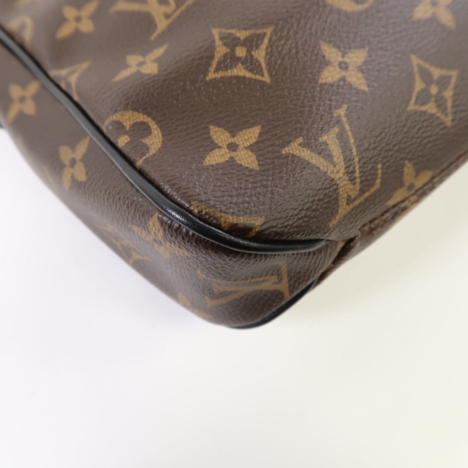 LOUIS VUITTON Monogram District PM銀扣肩背袋啡色