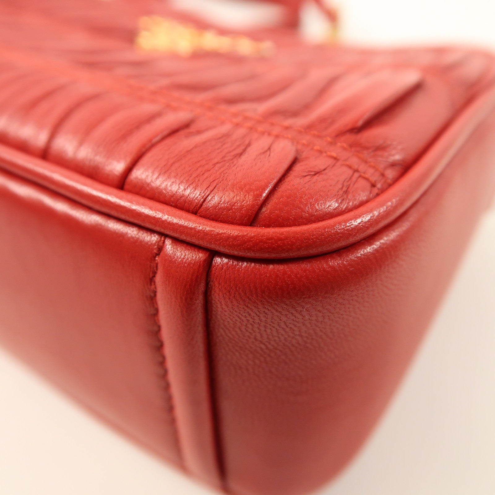 PRADA 羊皮皮革Shoulder Bag金扣肩背袋