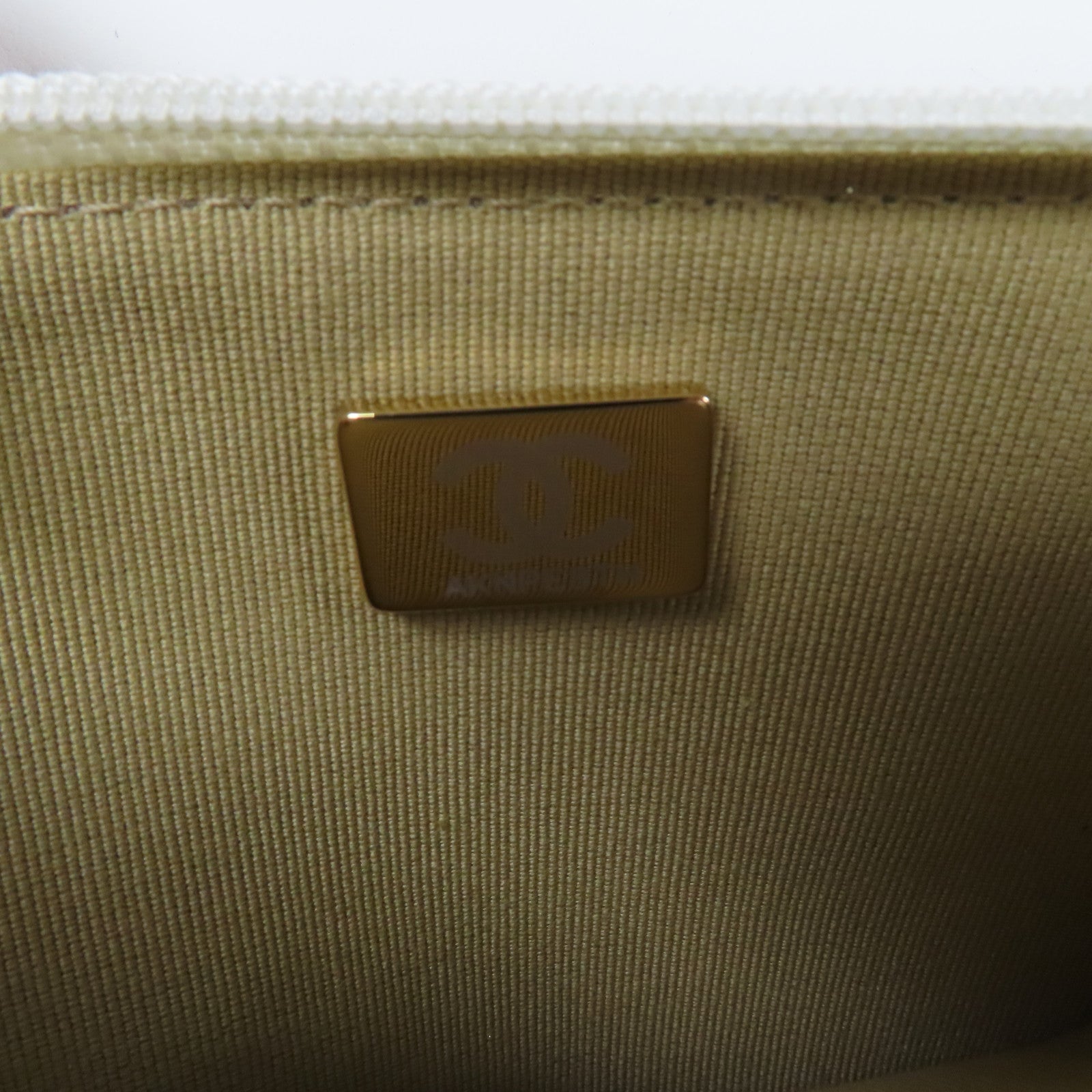 CHANEL 【激減優惠】菱格羊皮皮革WOC Wallet On Chain金扣鏈帶肩背袋白色