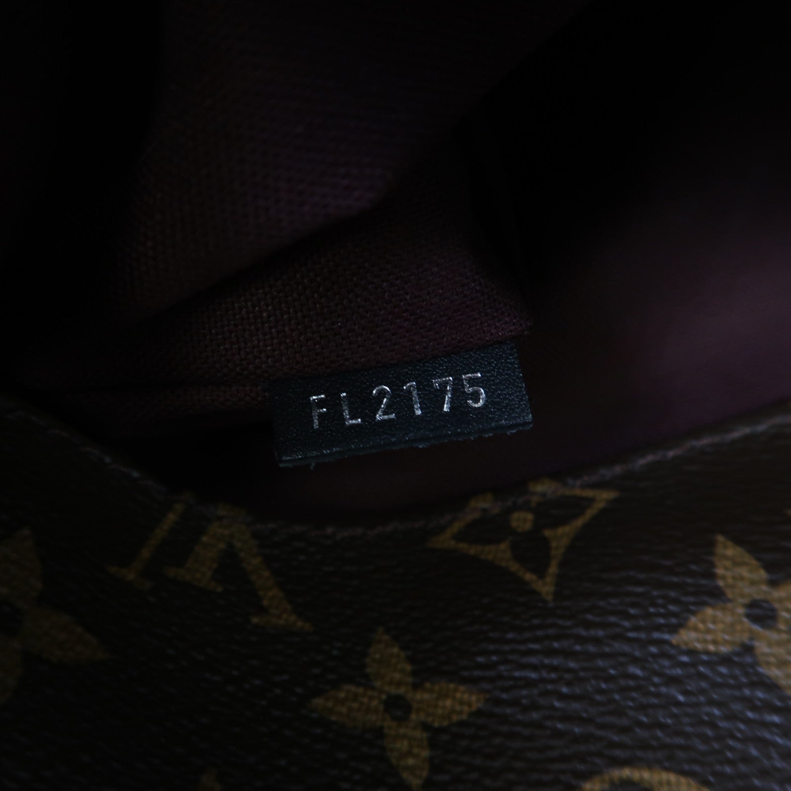 LOUIS VUITTON Monogram District PM銀扣肩背袋啡色