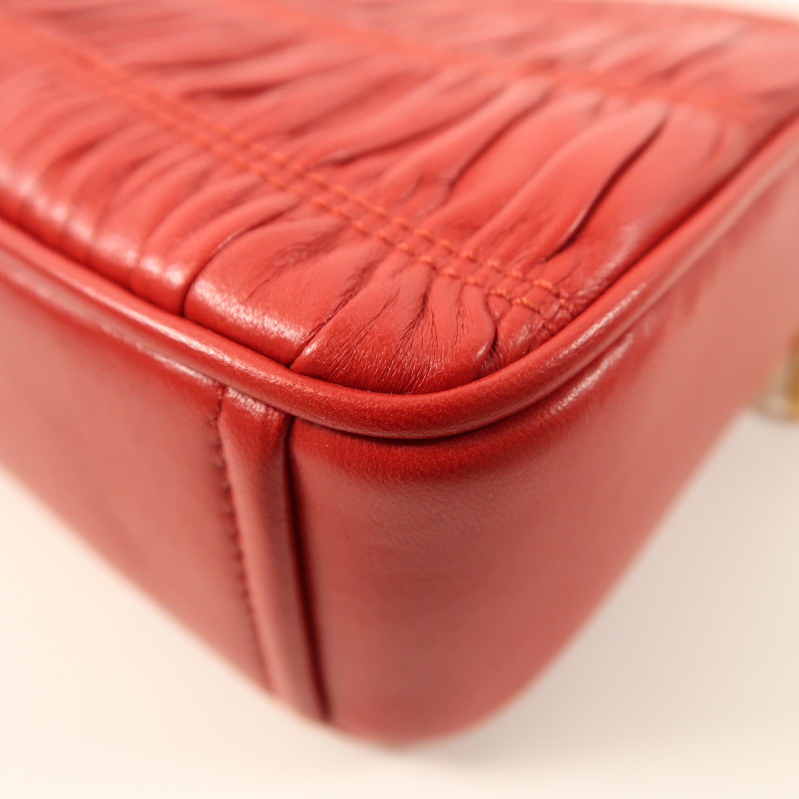 PRADA 羊皮皮革Shoulder Bag金扣肩背袋