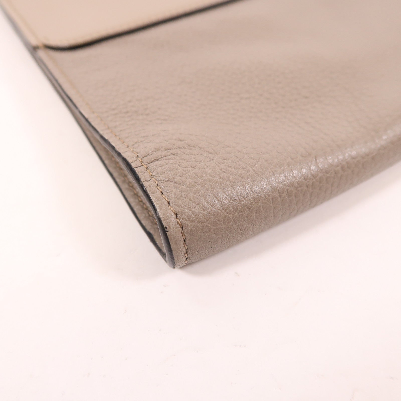 Chloe 牛皮皮革Pouch金扣手拿包