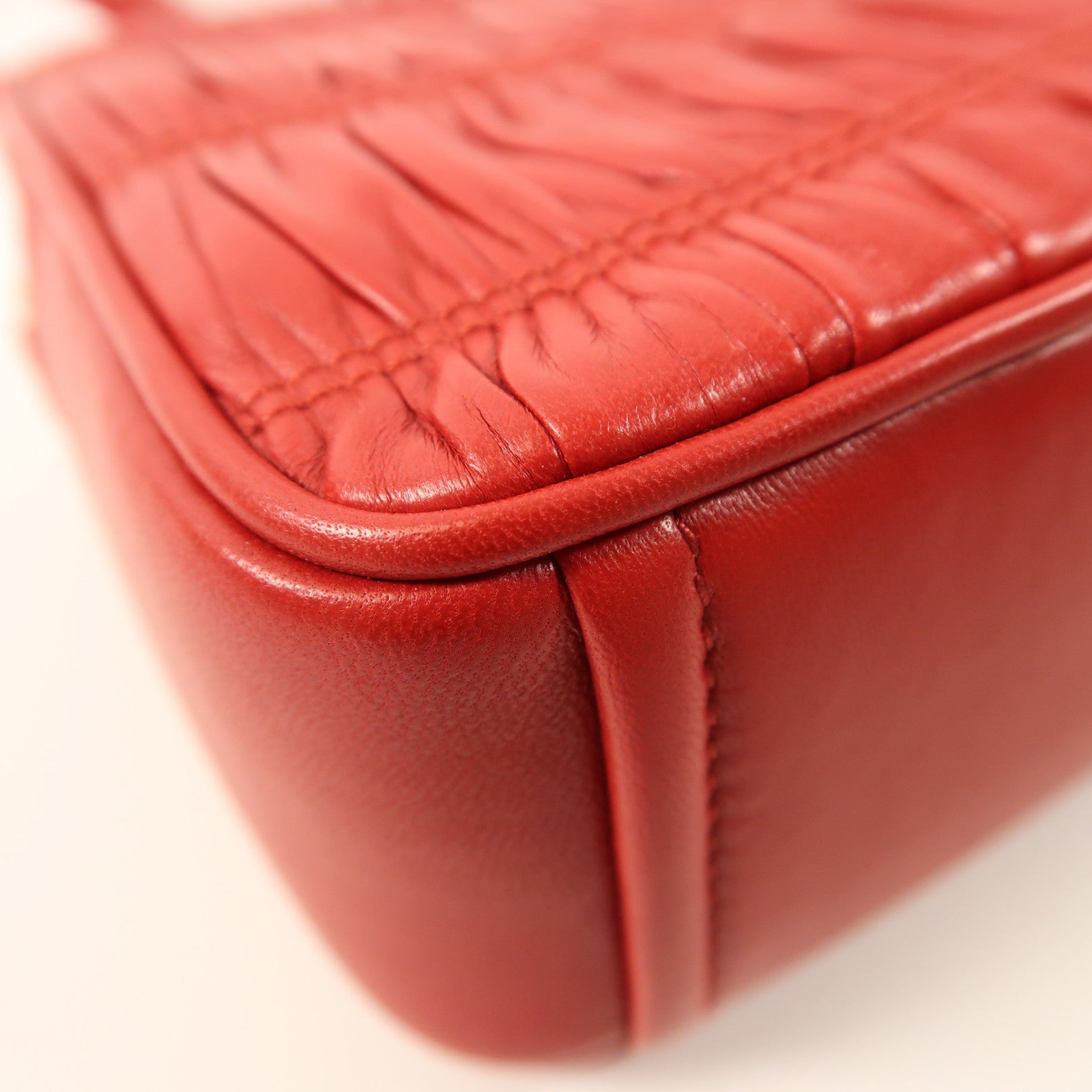 PRADA 羊皮皮革Shoulder Bag金扣肩背袋
