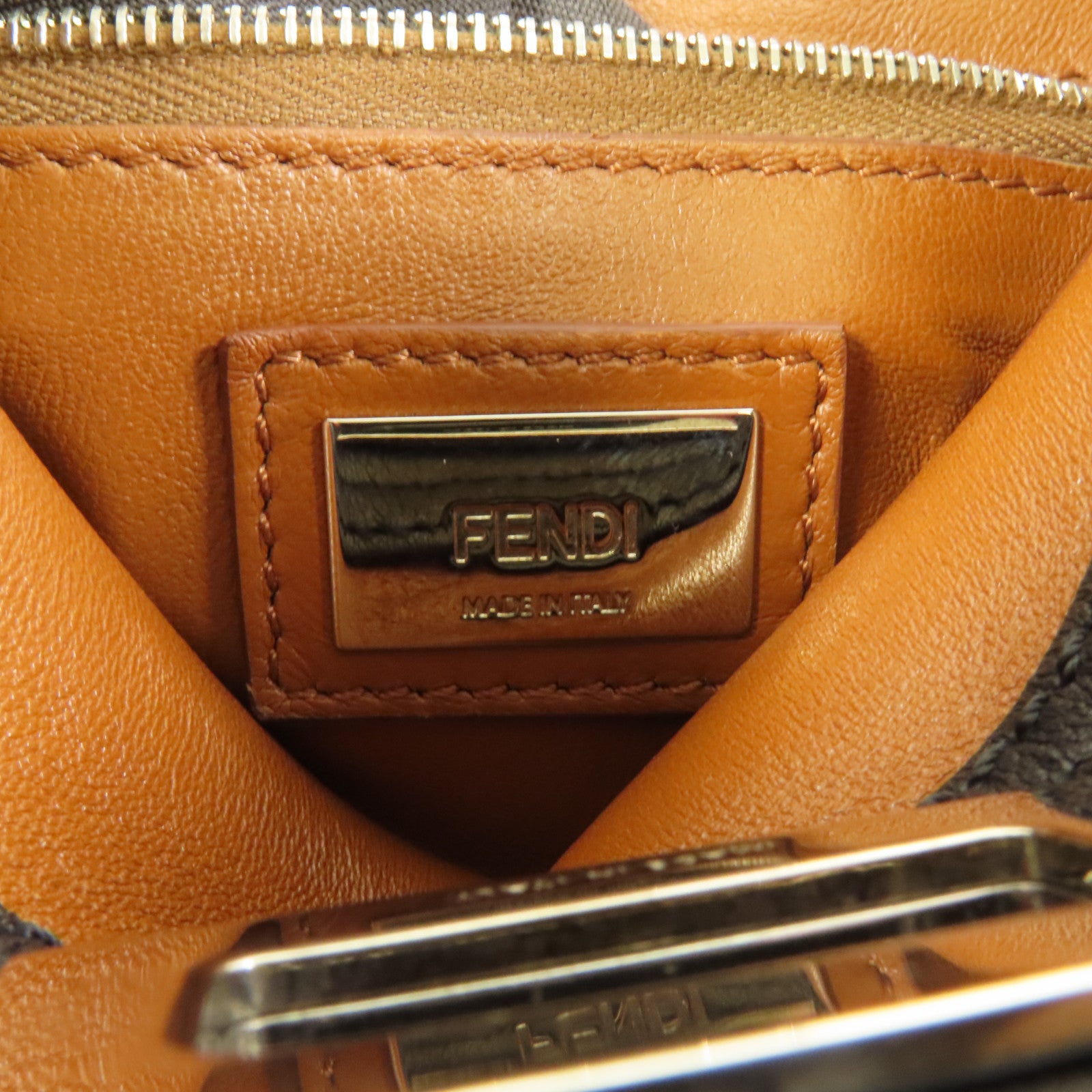 FENDI 牛皮皮革Mini Peekaboo銀扣手挽肩背兩用袋