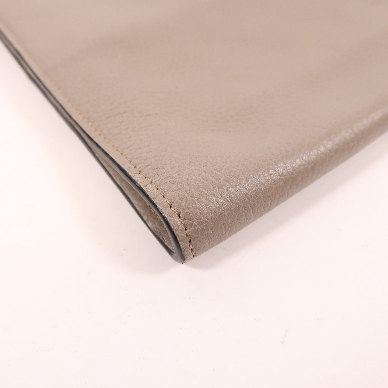 Chloe 牛皮皮革Pouch金扣手拿包