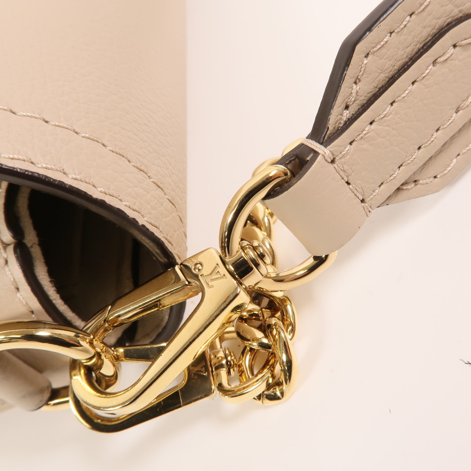LOUIS VUITTON 【激減優惠】牛皮皮革Lockme Tender金扣手挽肩背兩用袋