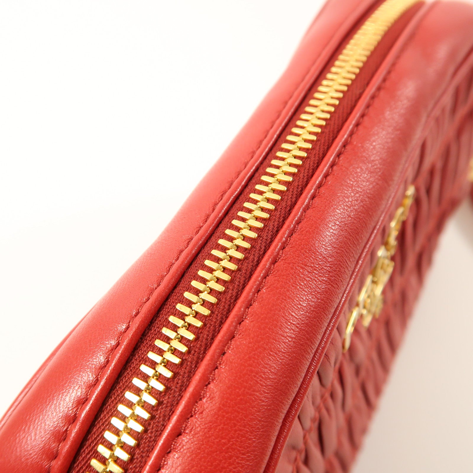 PRADA 羊皮皮革Shoulder Bag金扣肩背袋