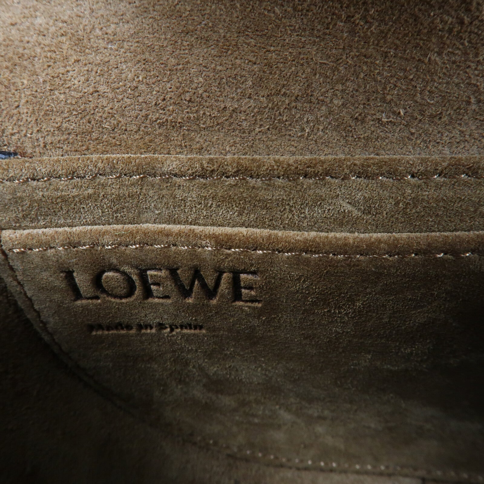 LOEWE 蛇皮皮革Mini Gate金扣肩背袋